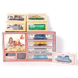 ASSORTED 00 GAUGE RAILWAY TRAINSET ROLLING STOCK & LOCOS