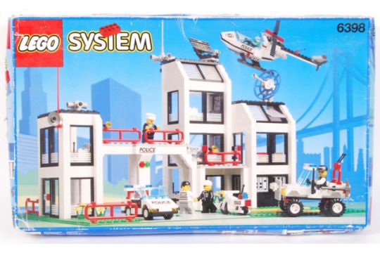 An original Lego System No. 6398 ' Central Police Precinct Police Station. Presumed