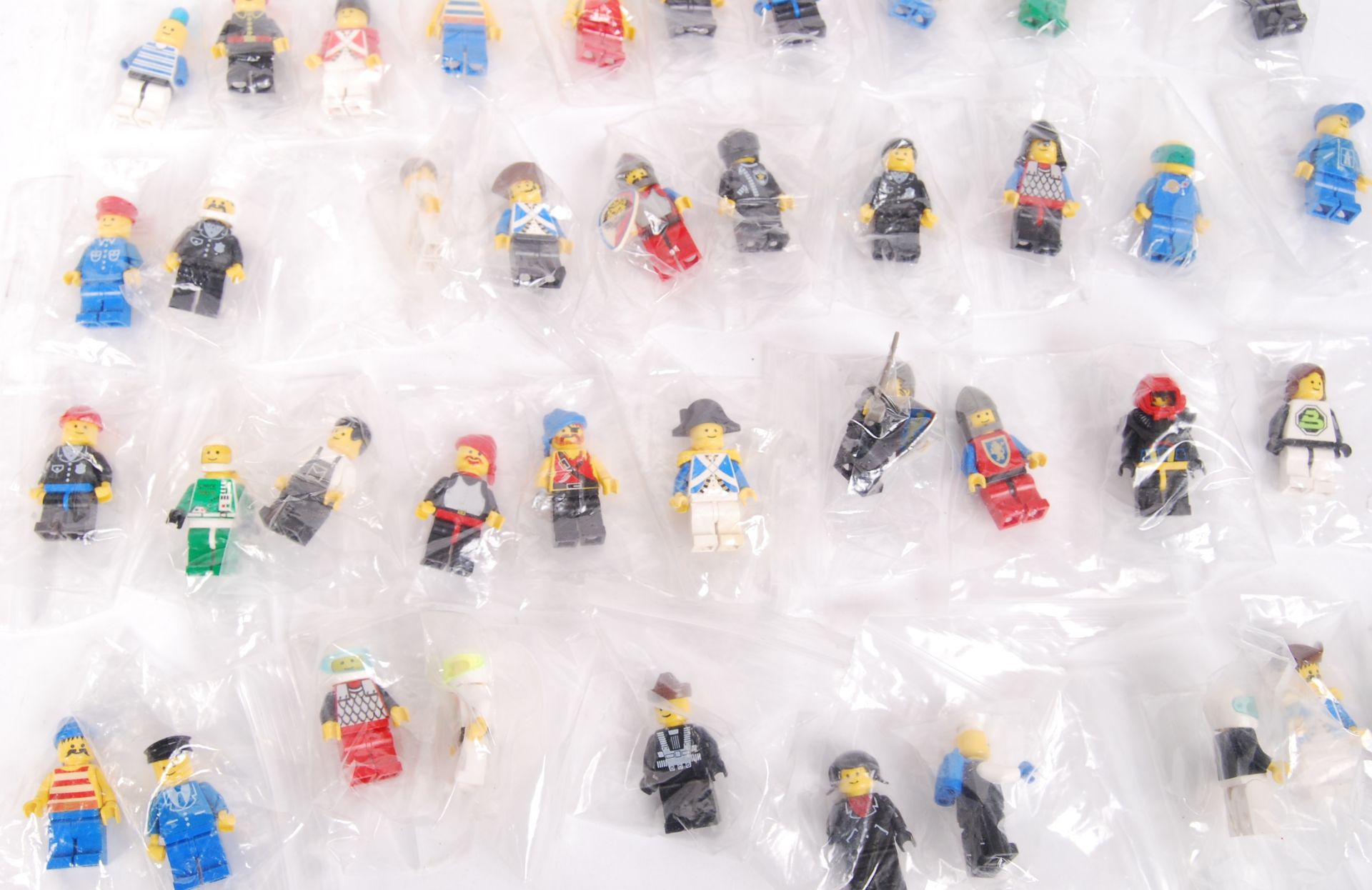 COLLECTION OF ASSORTED VINTAGE LEGO MINIFIGURES - Bild 3 aus 3