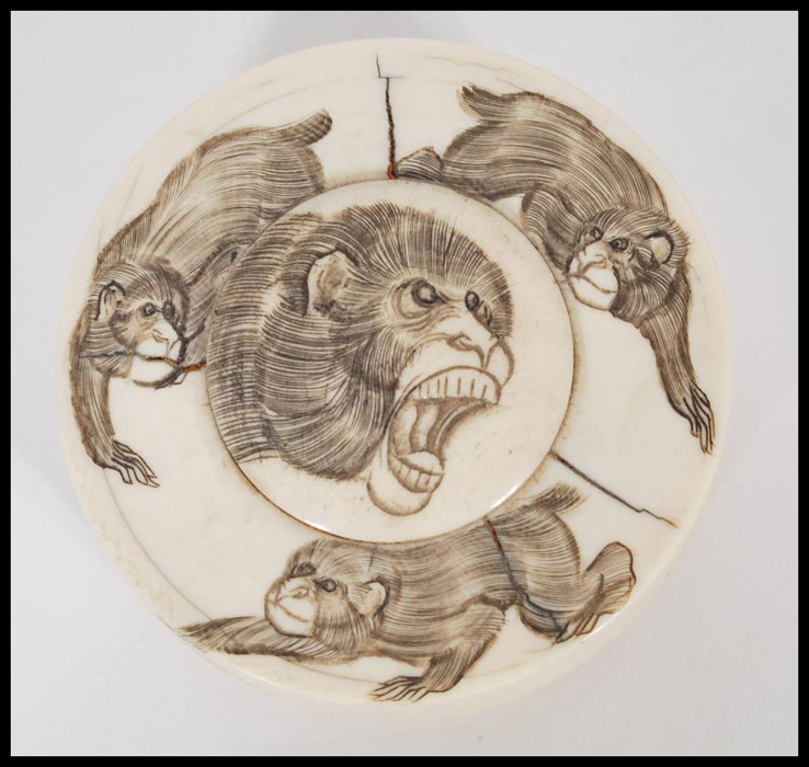 A 19th century Chinese ivory roundel pot depicting - Image 5 of 12