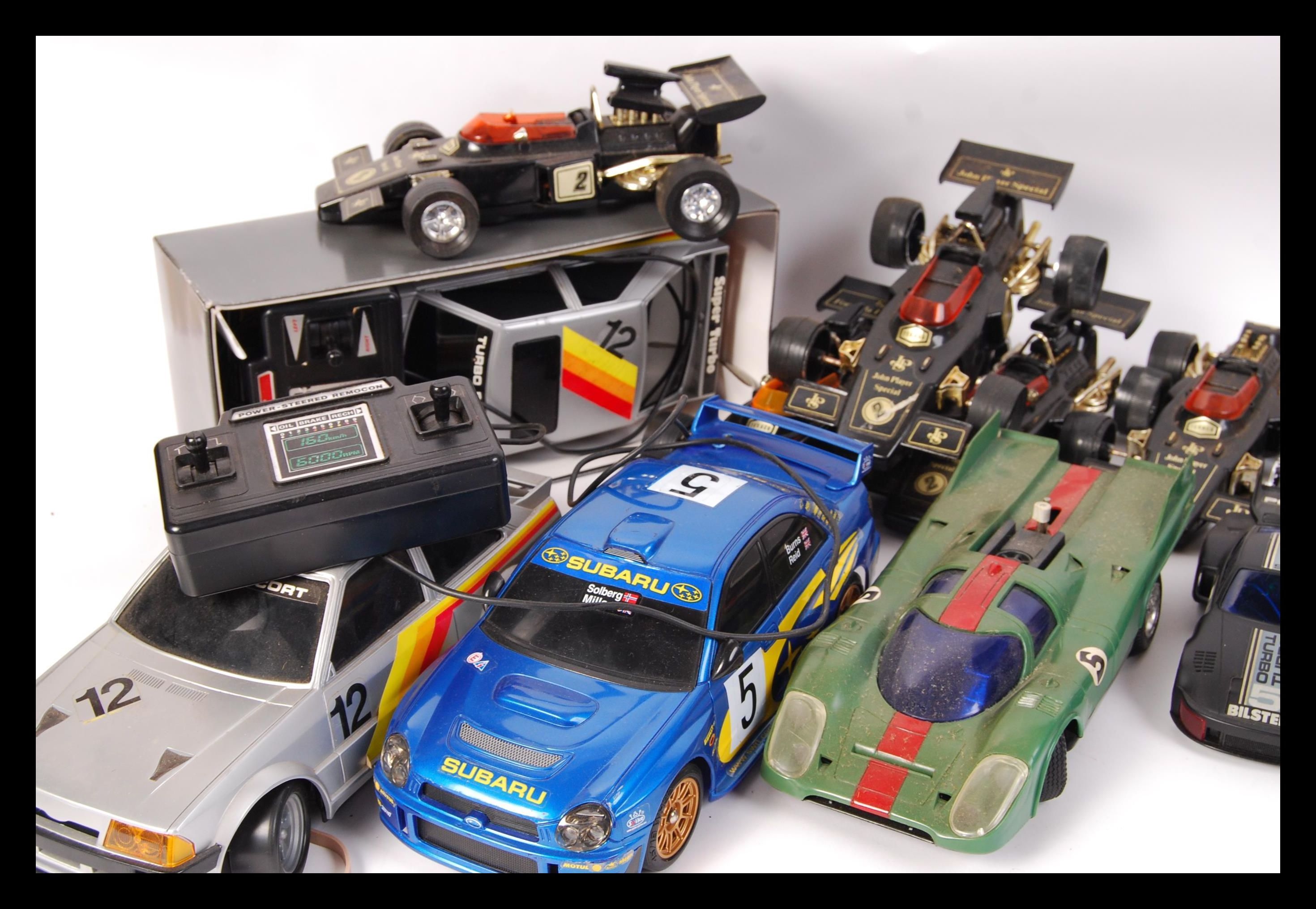 RC RADIO CONTROLLED CARS AND RADIO AM / FM CARS - Image 5 of 9