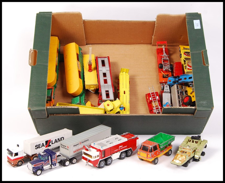 ASSORTED SCALE DIECAST MODEL VEHICLES