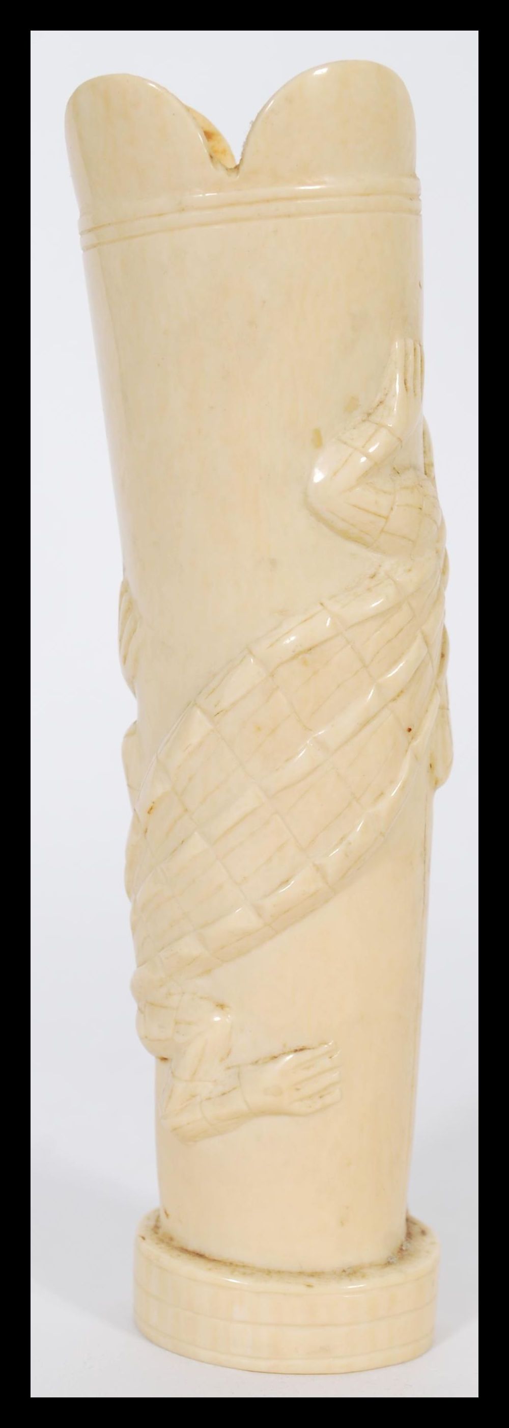 An early 20th century Ivory vase having relief dec - Bild 15 aus 18