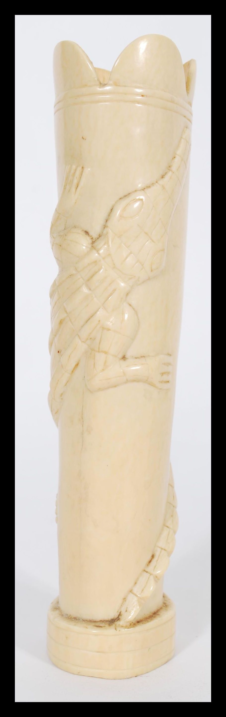 An early 20th century Ivory vase having relief dec - Bild 14 aus 18