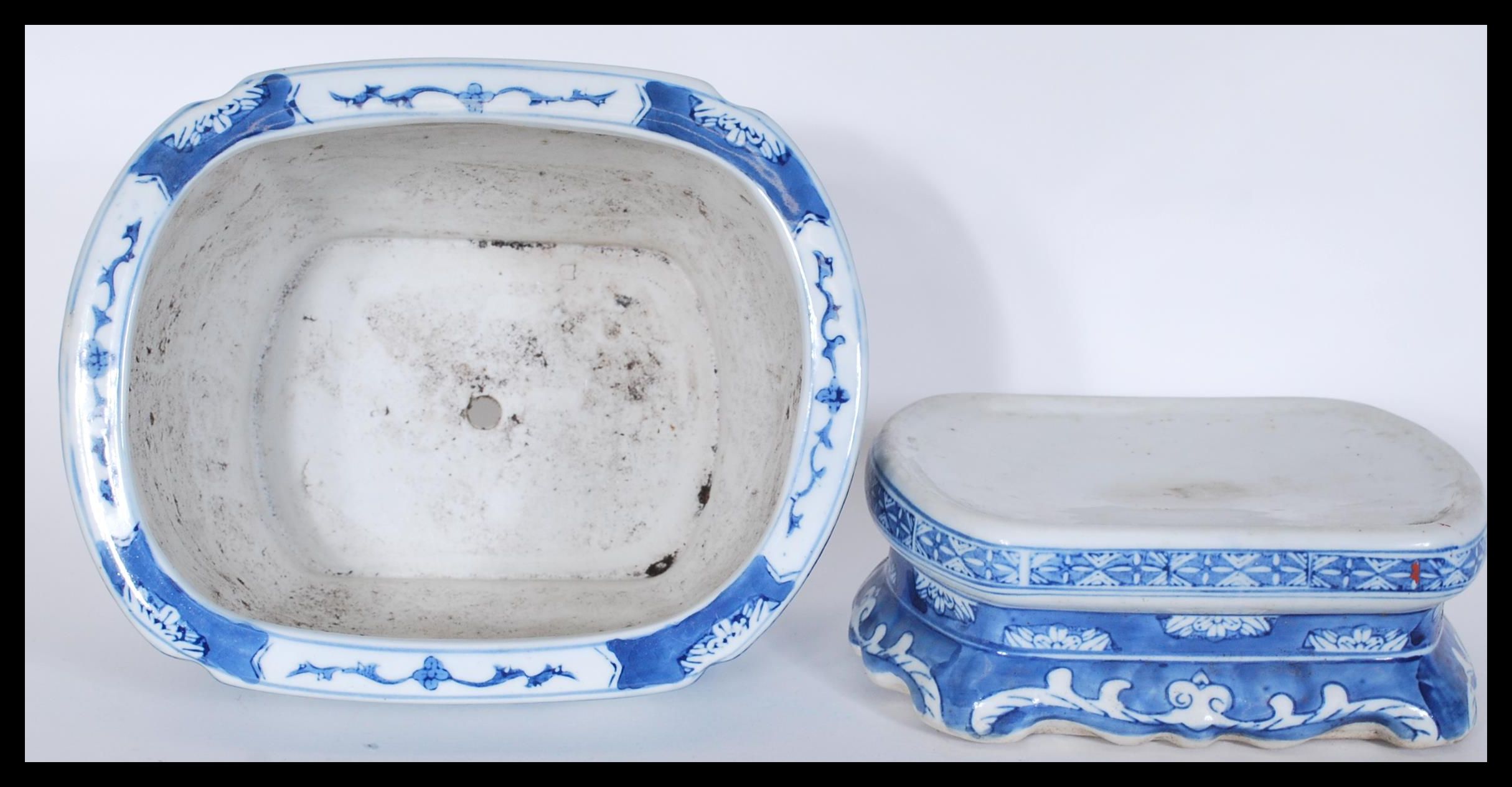 A late 19th / early 20th Century Chinese blue and - Image 4 of 5