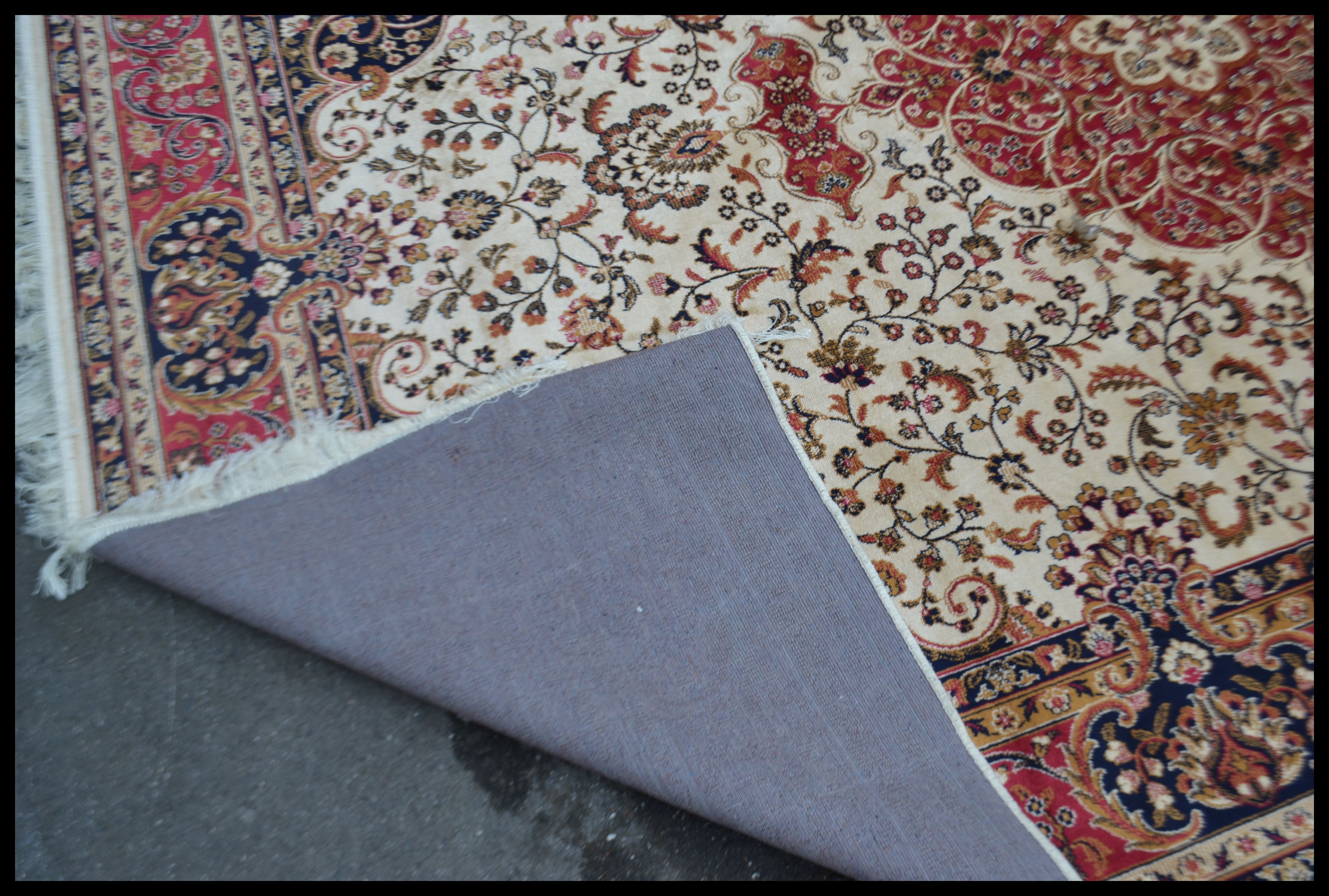 A large Persian floor carpet Keshan rug having a b - Image 4 of 4