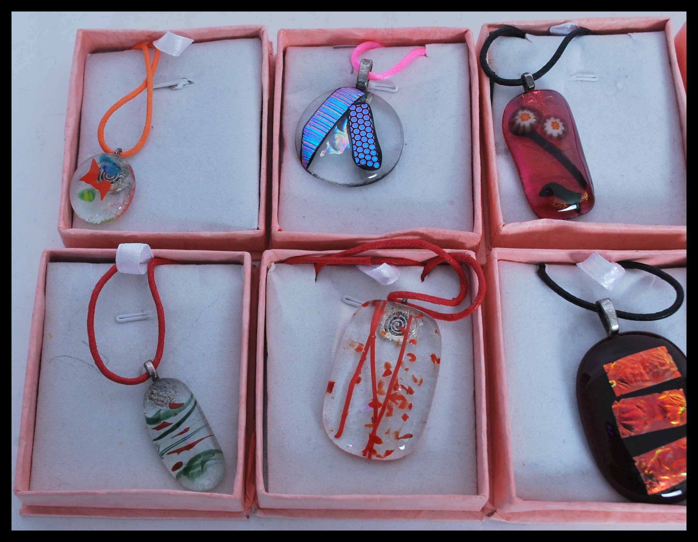 A selection of art glass pendants of different col - Image 2 of 4