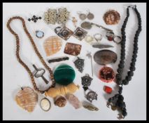 A collection of assorted jewellery to include whit