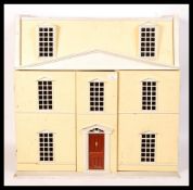 CHARMING VINTAGE GEORGIAN STYLE DOLLS HOUSE - WITH