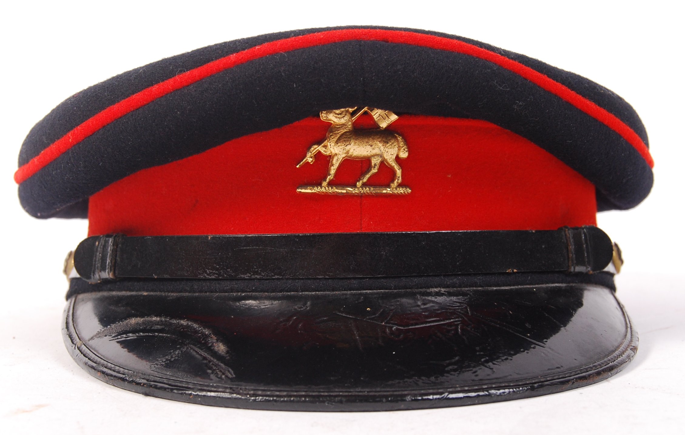 POST-WWII SECOND WORLD WAR ROYAL WEST SURREY CAP - Image 2 of 4