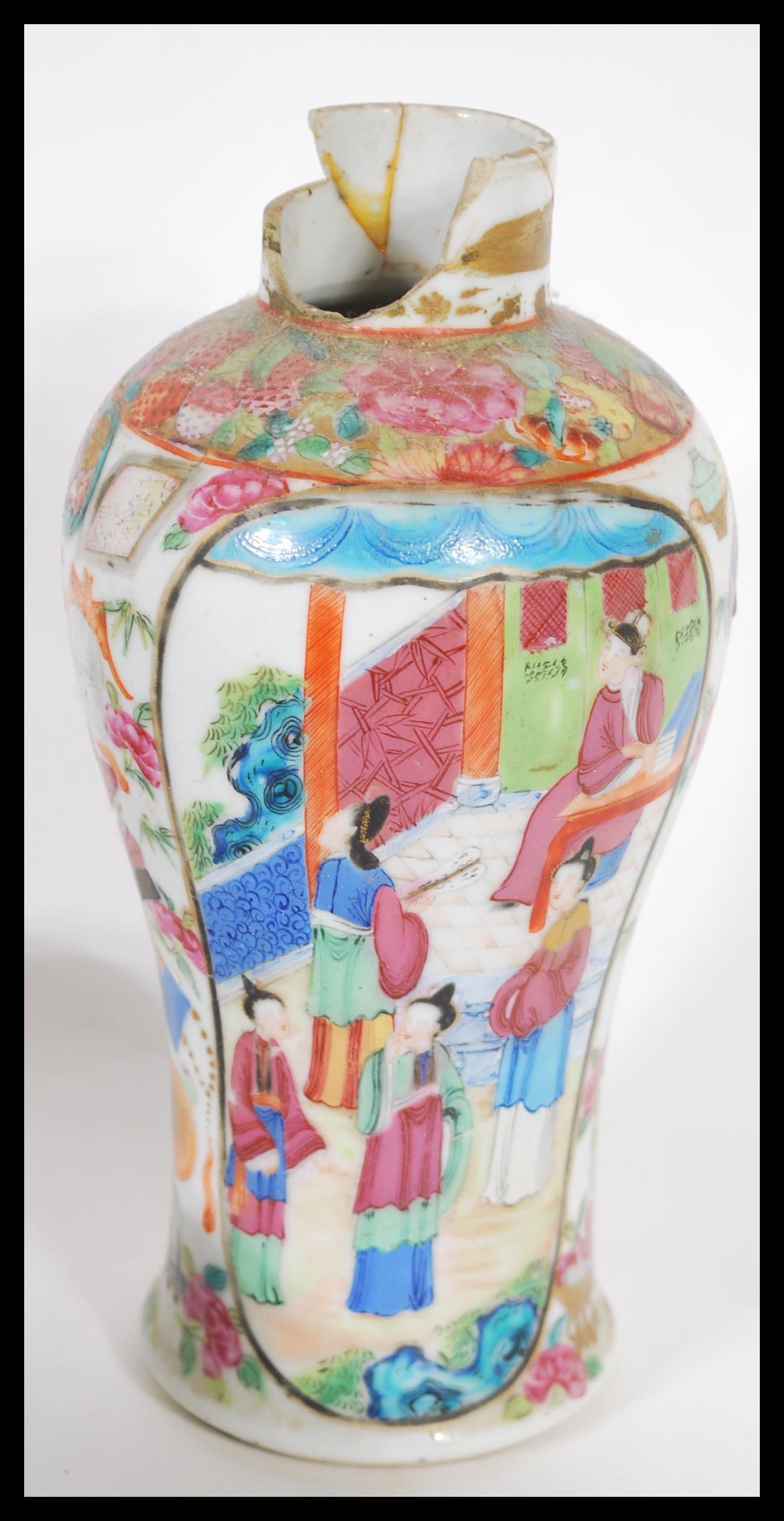 A collection of 19th Century Chinese ceramics to include a pedestal bowl with painted decoration - Image 5 of 7