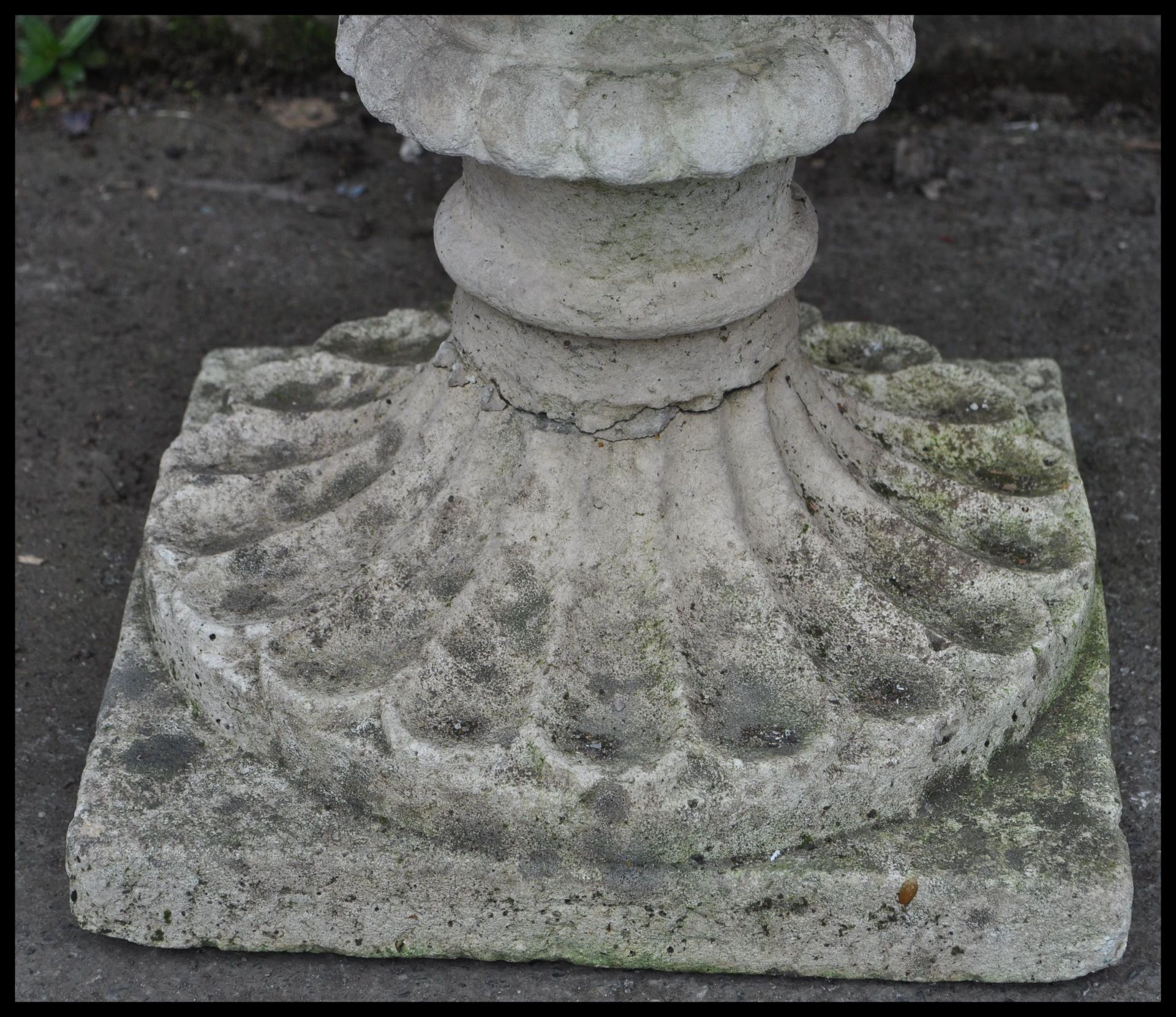 A antique garden reconstituted stone plant pot in a shape of urn, having flower details and square - Bild 3 aus 5