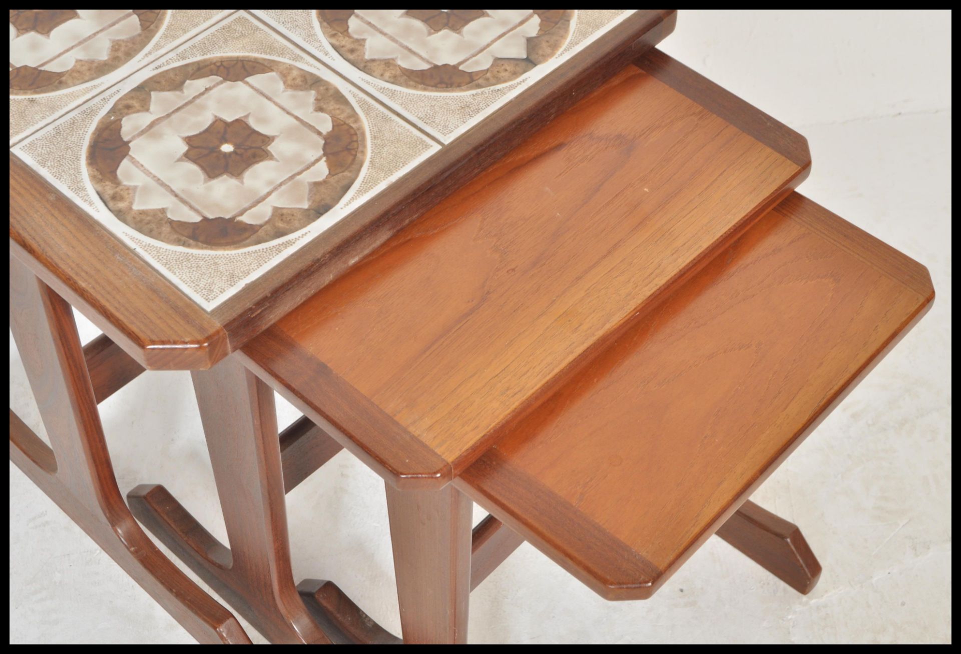 A retro 20th Century teak wood tile top nest of graduating tables, the graduating tables raised on L - Image 5 of 6