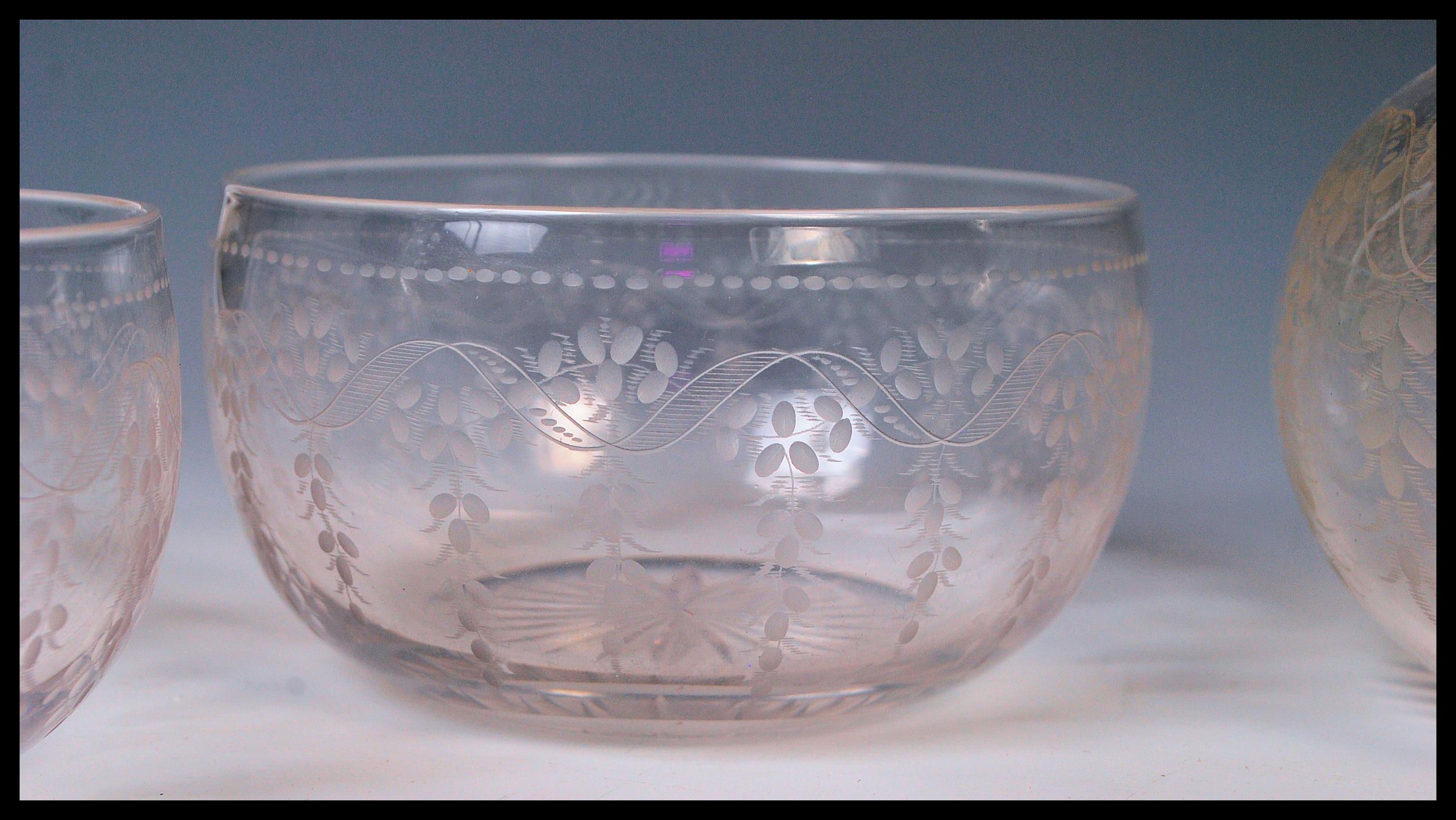 An early 20th Century Edwardian glass decanter and bowl set consisting of tall faceted glass - Image 3 of 5