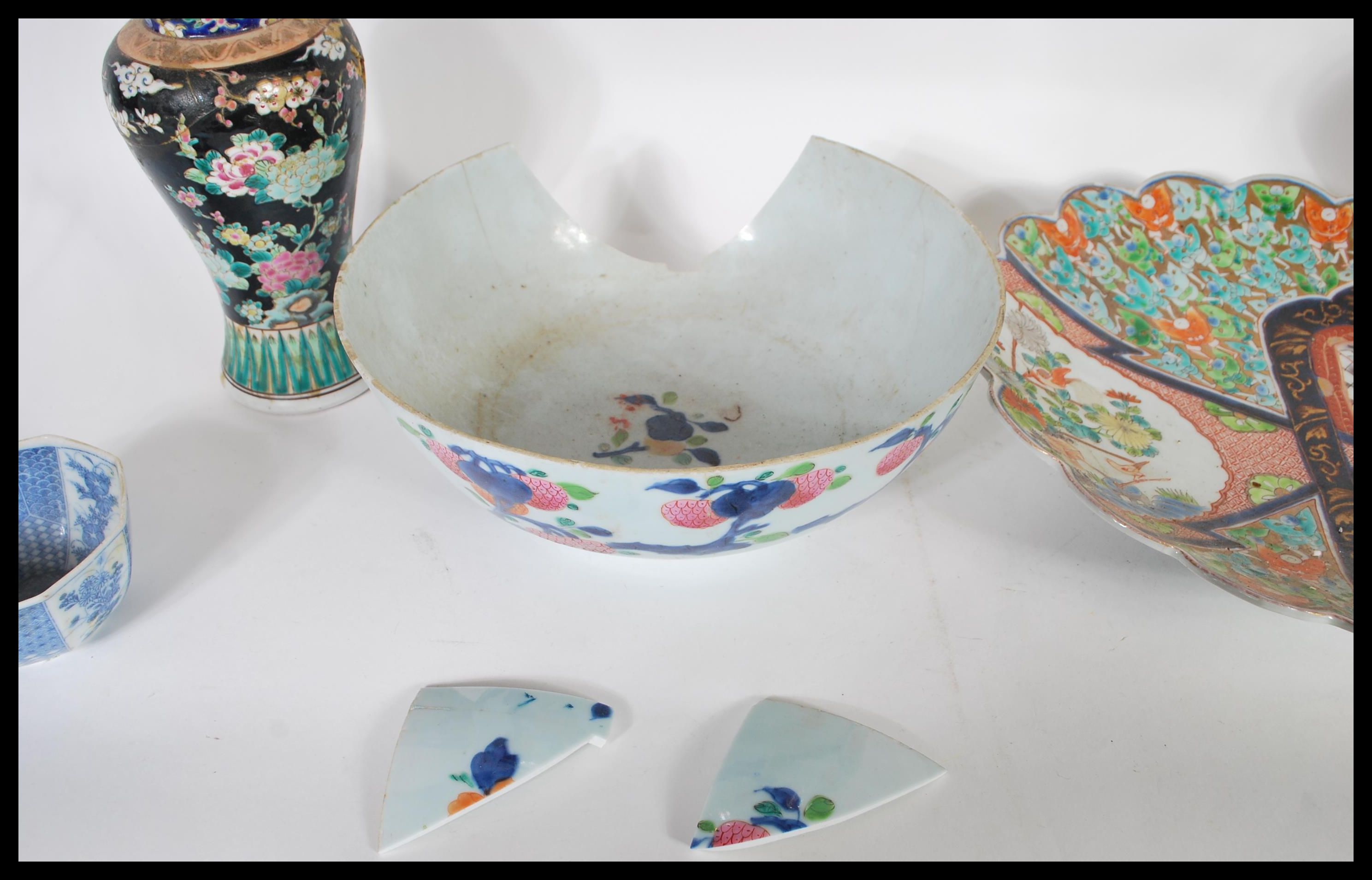 A collection of 19th Century Chinese ceramics to include a pedestal bowl with painted decoration - Image 3 of 7