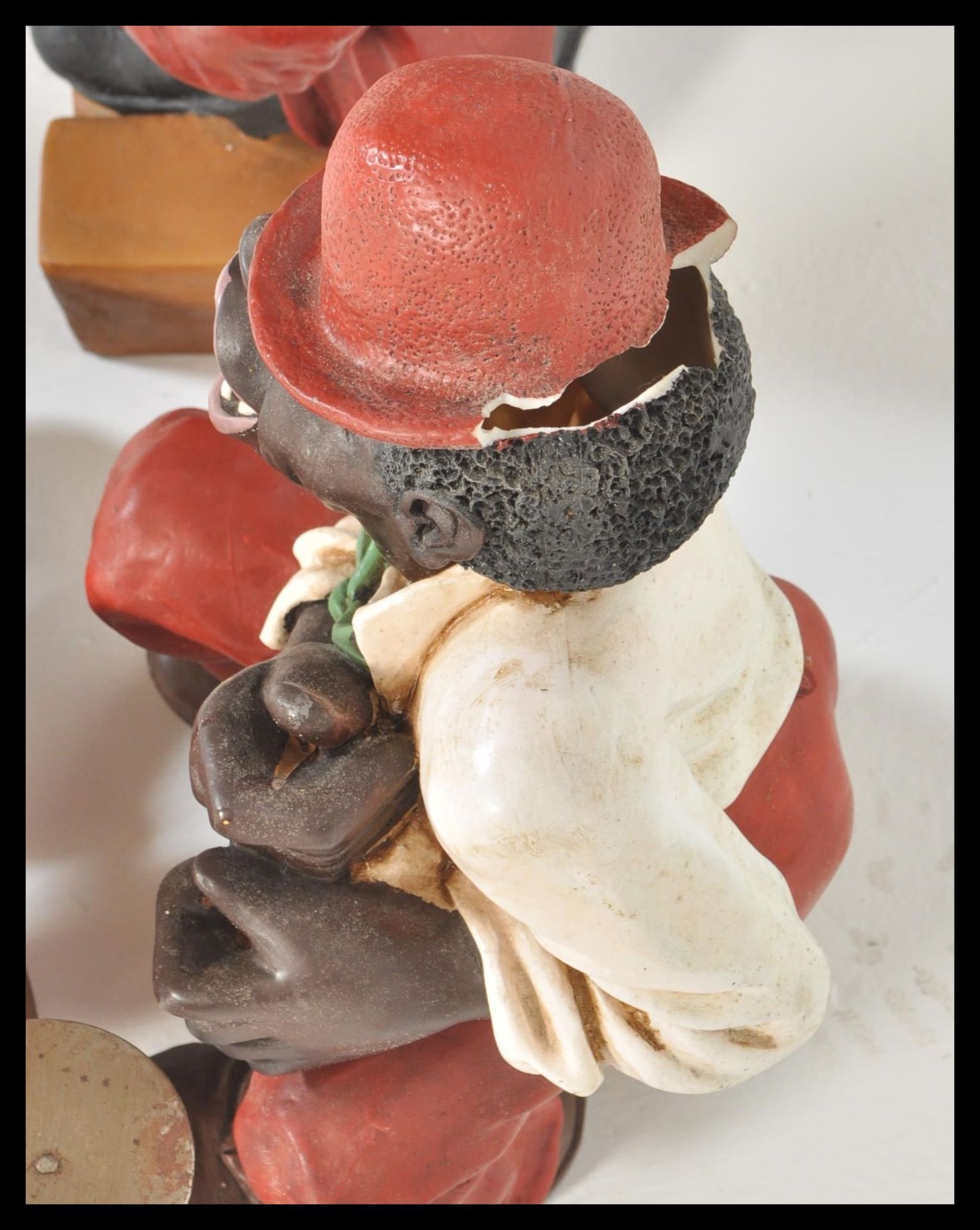 A retro 20th century resin cast and painted negro jazz musician band comprising 4 pieces to - Bild 7 aus 7