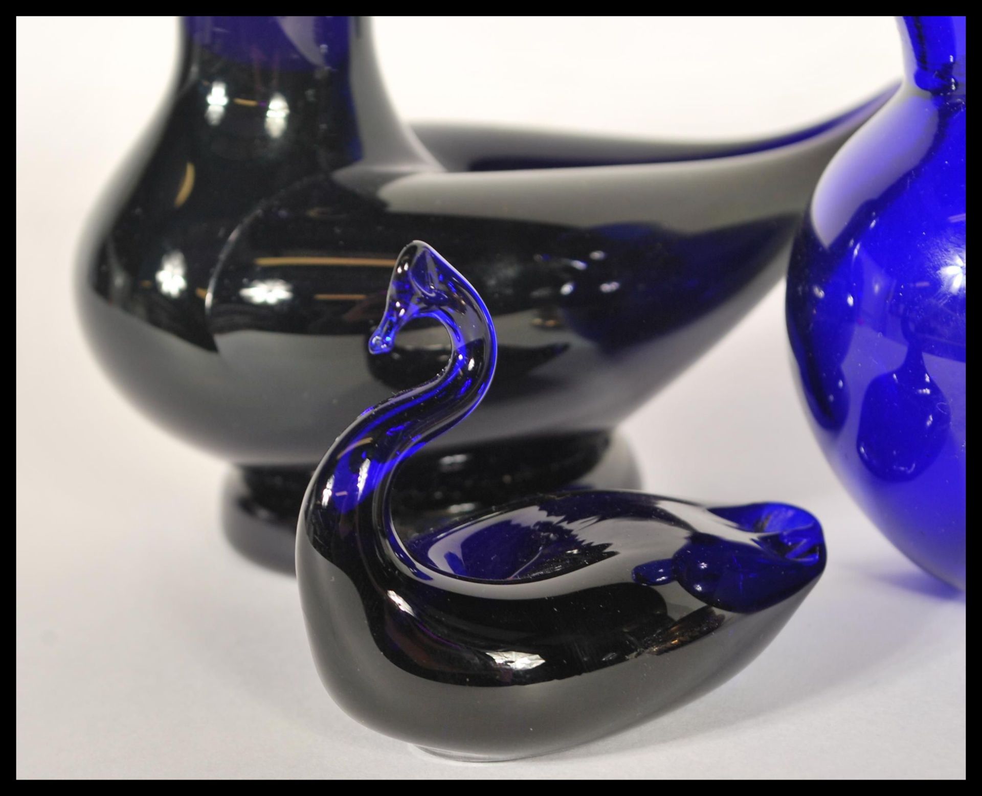 A group of blue glassware to include a signed Bristol Blue large paperweight in the form of a - Bild 3 aus 5