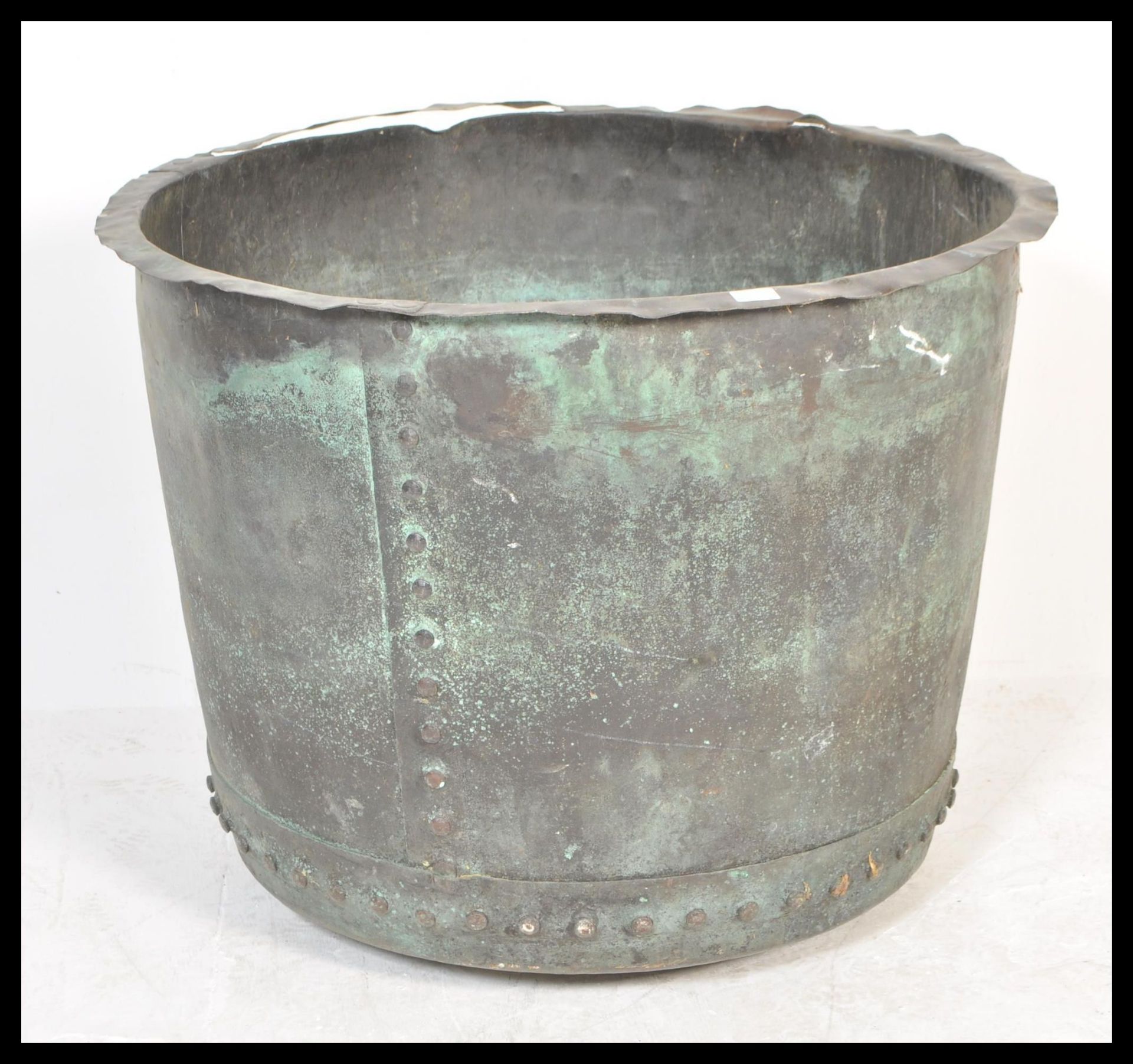 A good, very large 19th century Victorian Industrial copper wash bin copper / planter of - Bild 2 aus 6