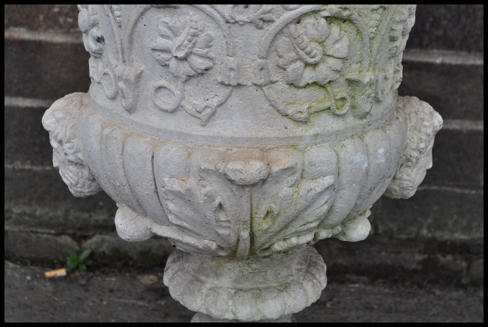 A antique garden reconstituted stone plant pot in a shape of urn, having flower details and square - Bild 4 aus 5