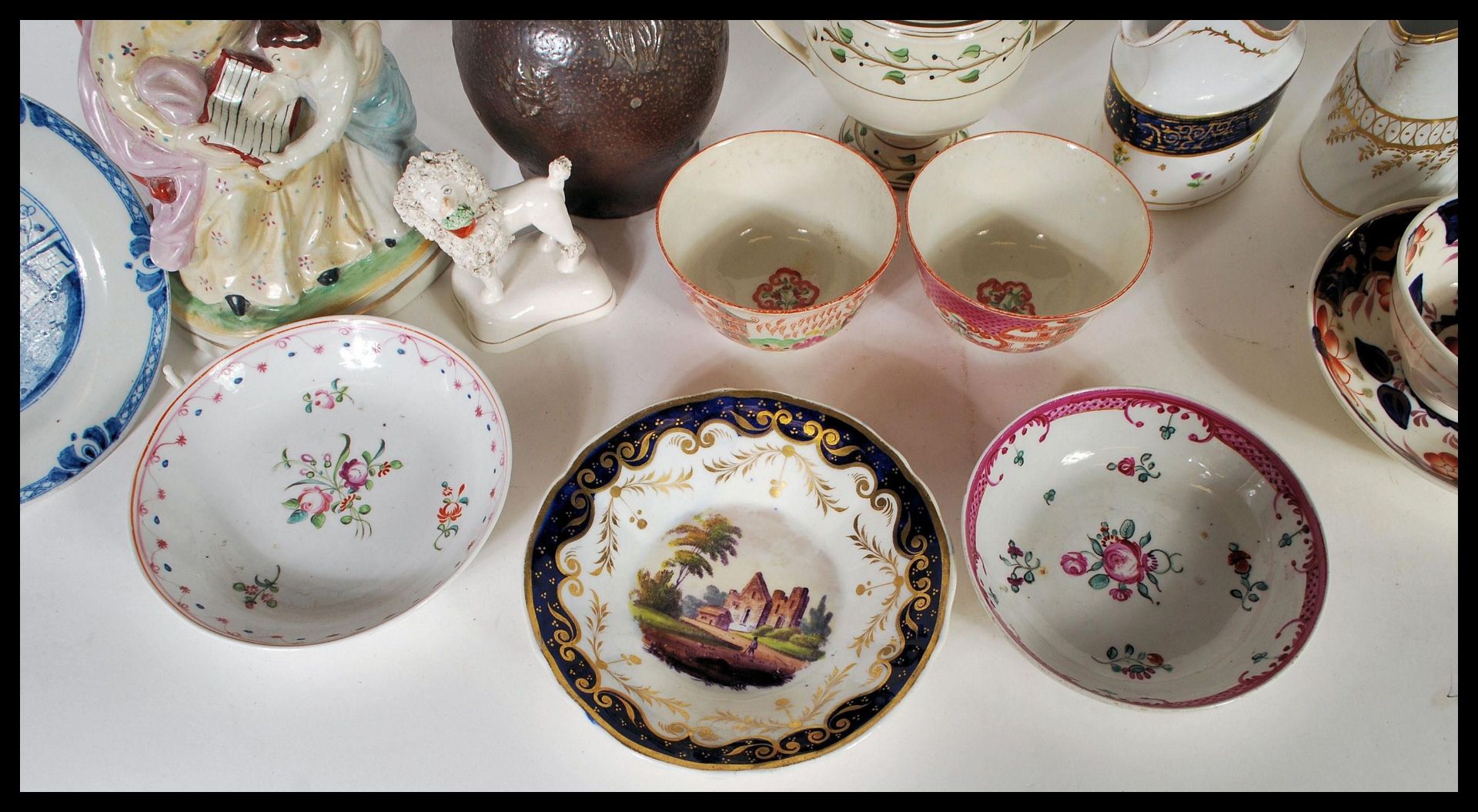A collection of mixed ceramic items dating from the 18th Century to include two Chinese tea bowls - Image 7 of 8