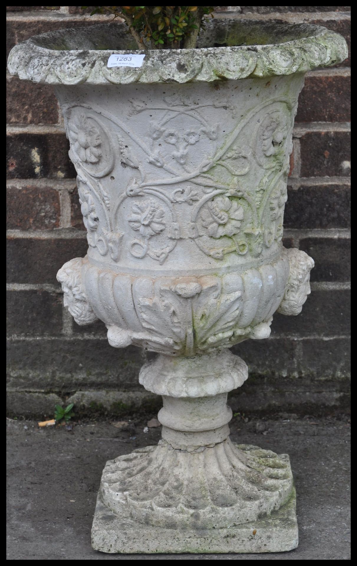 A antique garden reconstituted stone plant pot in a shape of urn, having flower details and square - Bild 2 aus 5