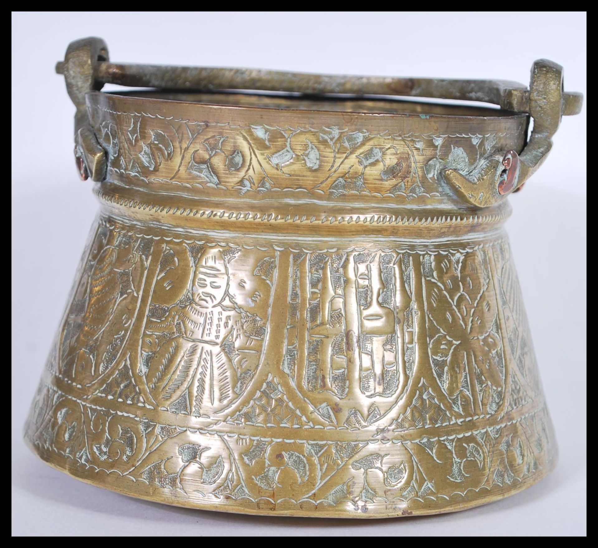 Two examples of early 20th Century Middle Eastern Persian Islamic brass to include a charger tray - Bild 4 aus 8