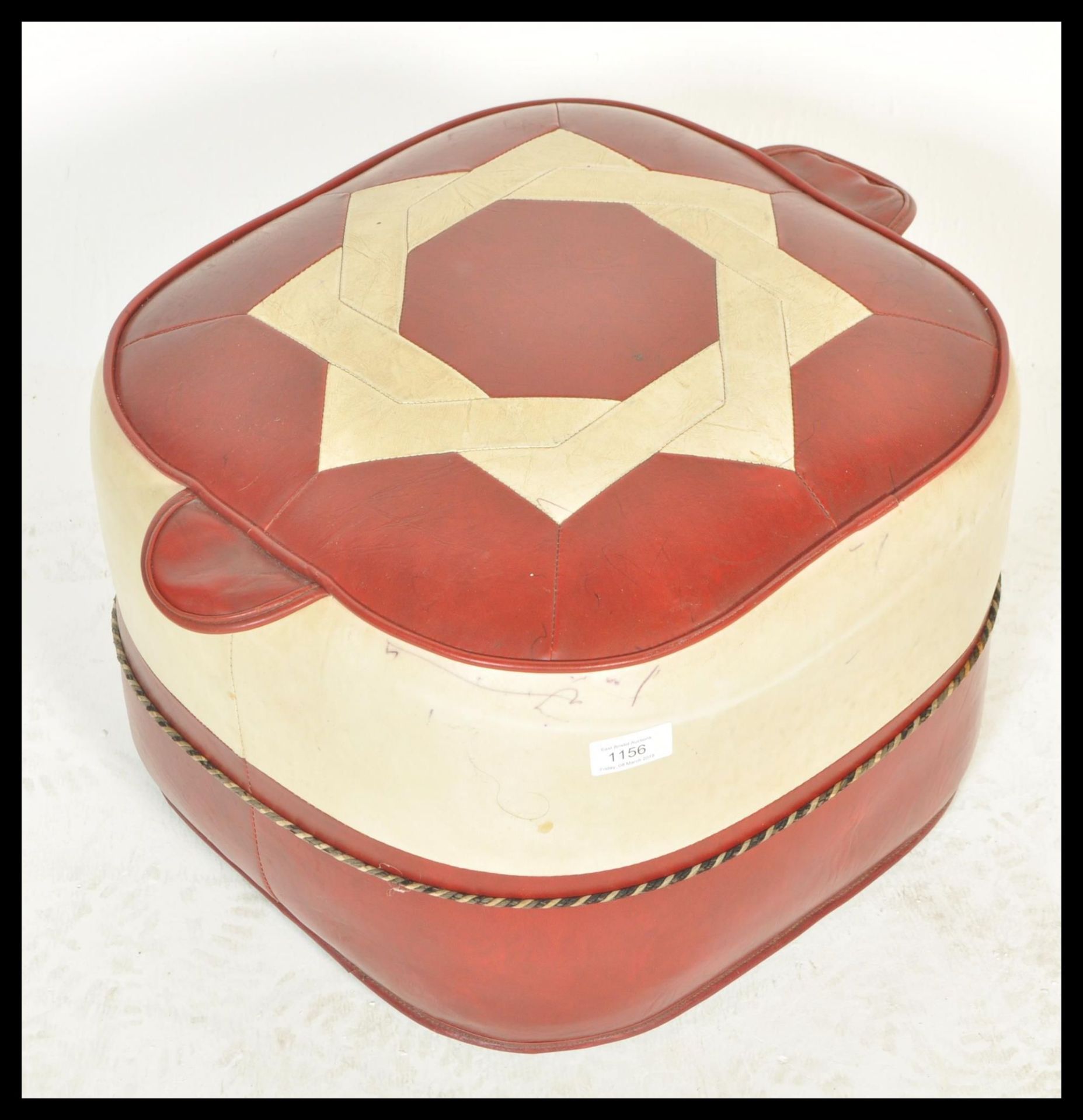 A retro mid century two tone vinyl panel stitched pouffe, having a geometric design to the top. - Bild 2 aus 4