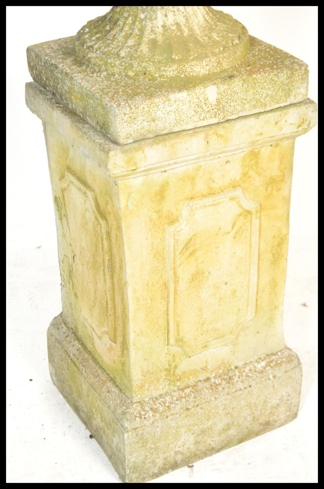 A large  20th Century well weathered stone garden planter campana  urn raised on square column - Bild 3 aus 7