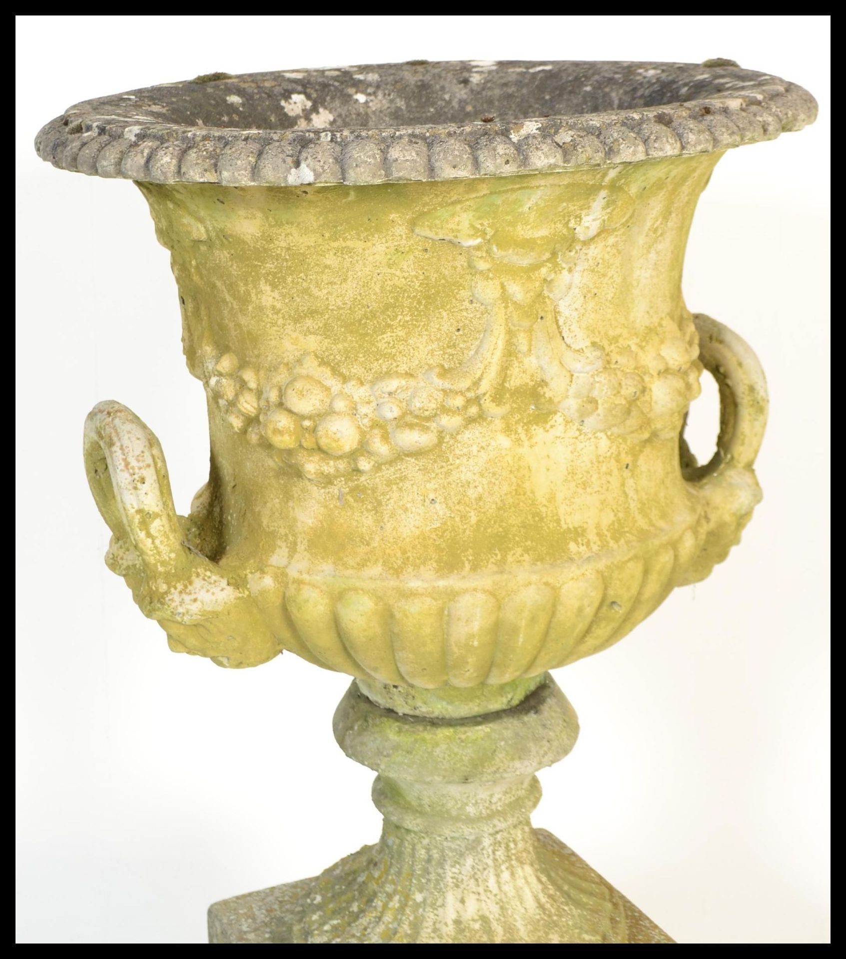 A large  20th Century well weathered stone garden planter campana  urn raised on square column - Bild 5 aus 7