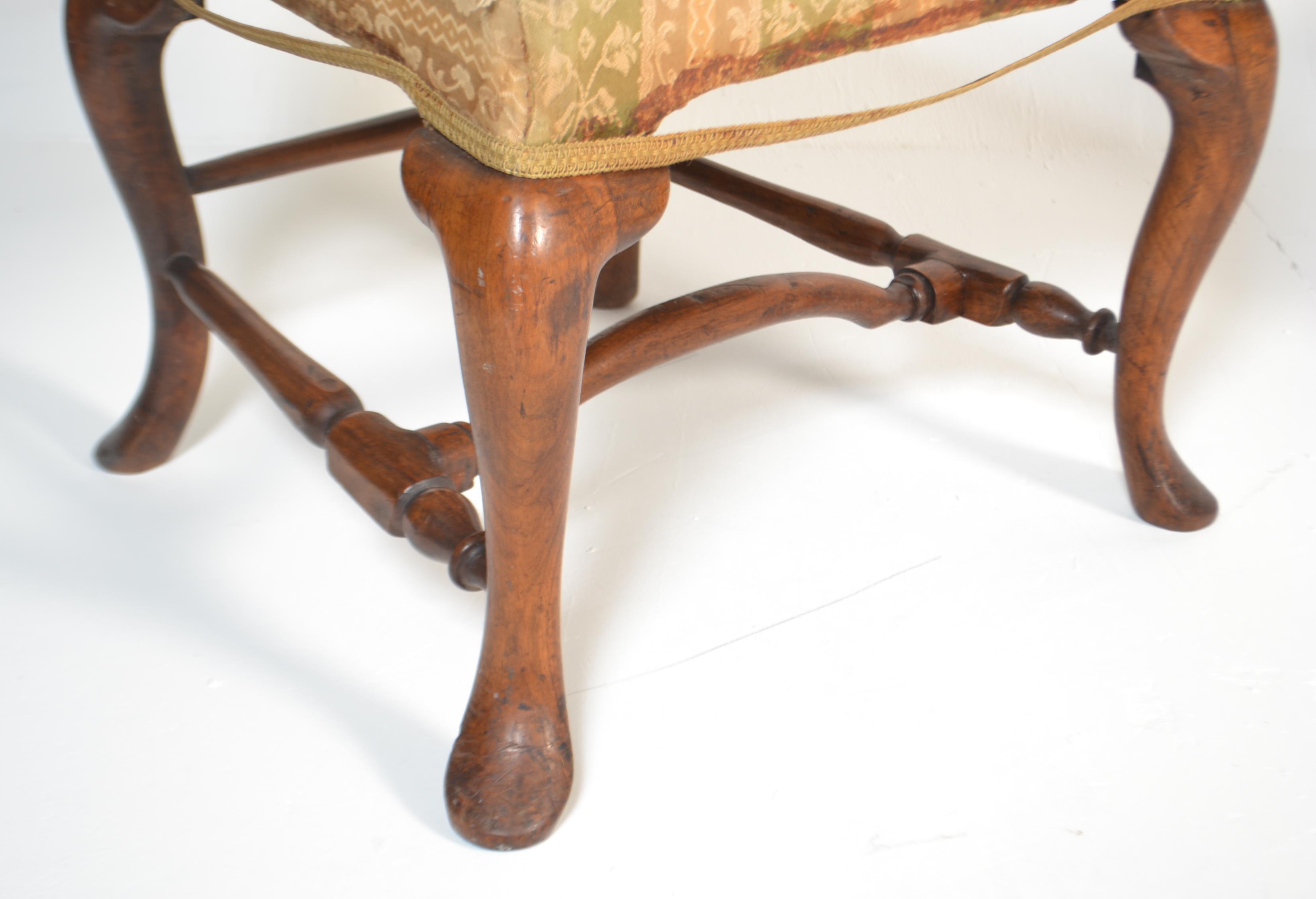 A 17TH CENTURY WALNUT HIGH BACK SINGLE / STANDARD - Image 2 of 4