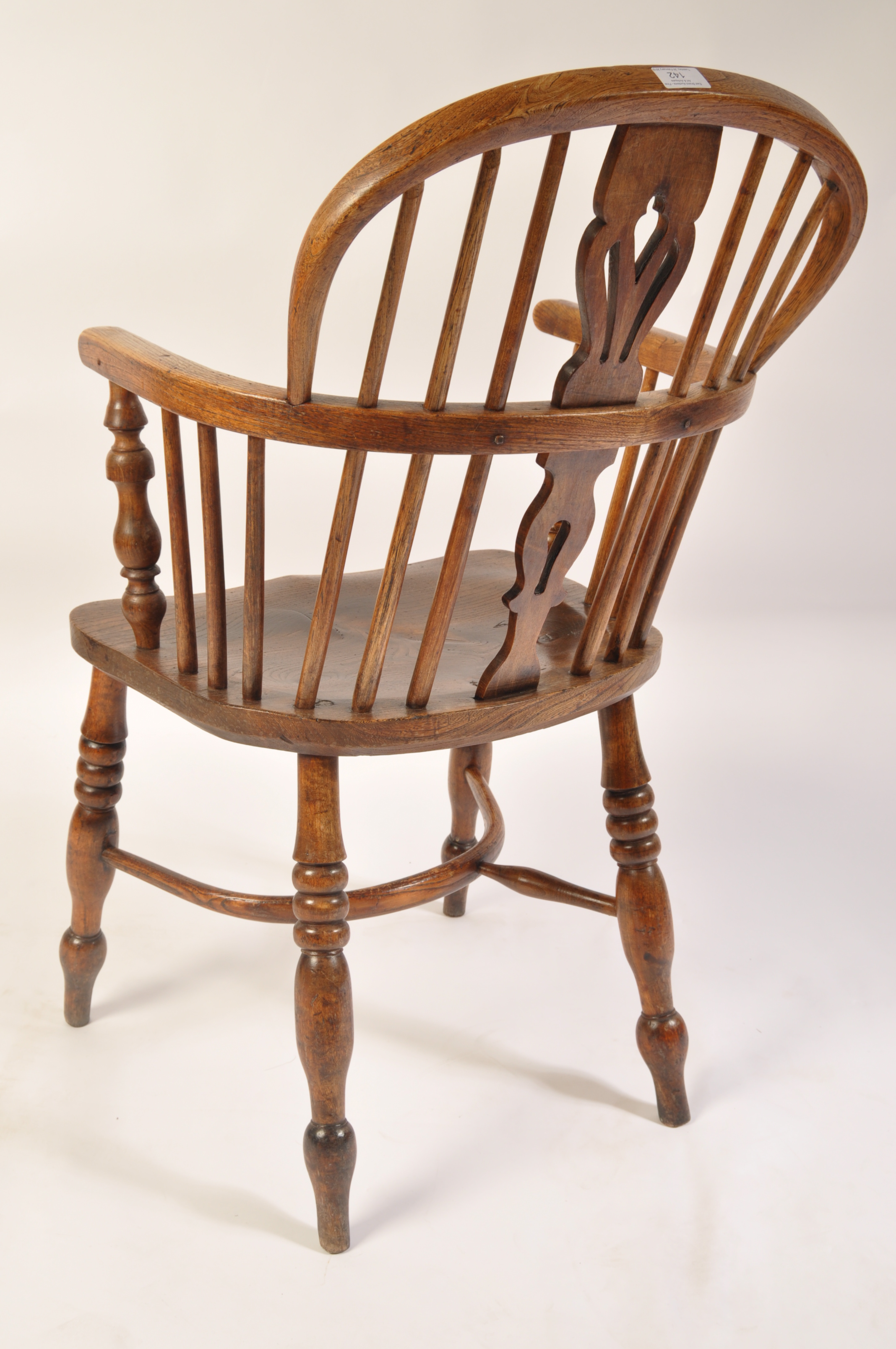 A 19TH CENTURY ENGLISH BEECH WOOD & ELM WINDSOR AR - Image 5 of 5