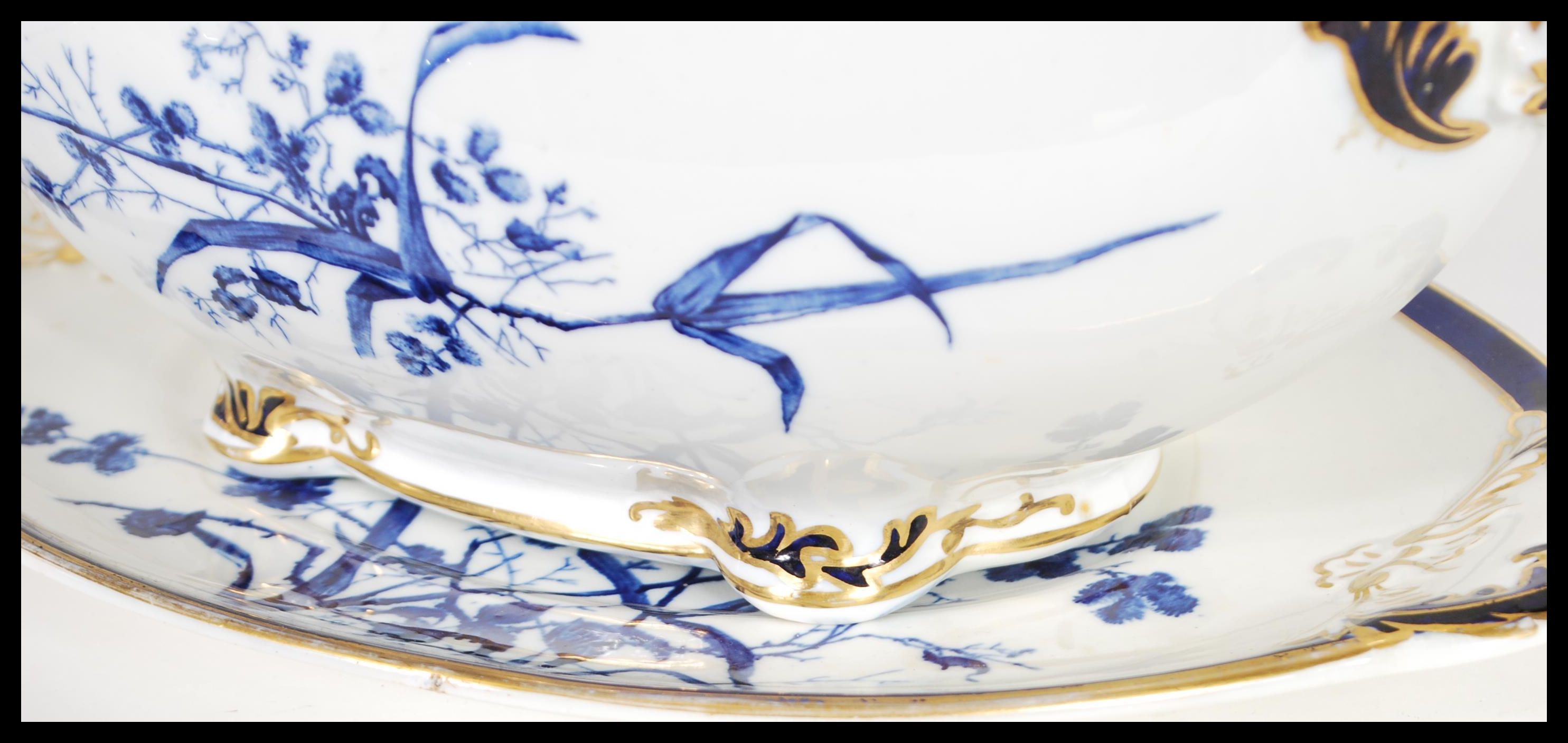 A 20th Century Stoke China tureen having twin handles with a scrolled leaf handle to the top with - Image 3 of 7