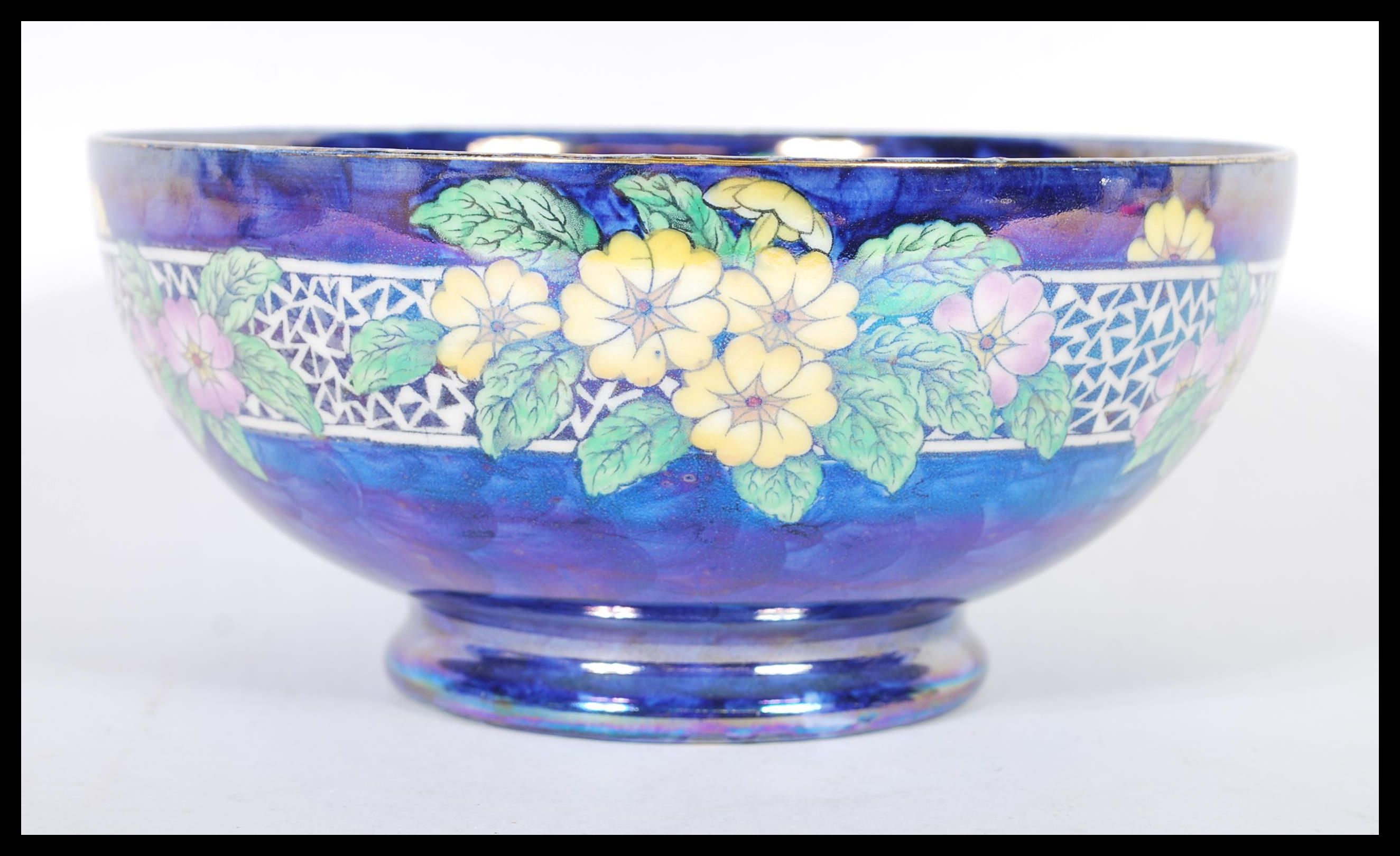 A vintage early 20th century Mailing lustre bowl in the Primrose pattern 6403. Raised on small - Image 5 of 8