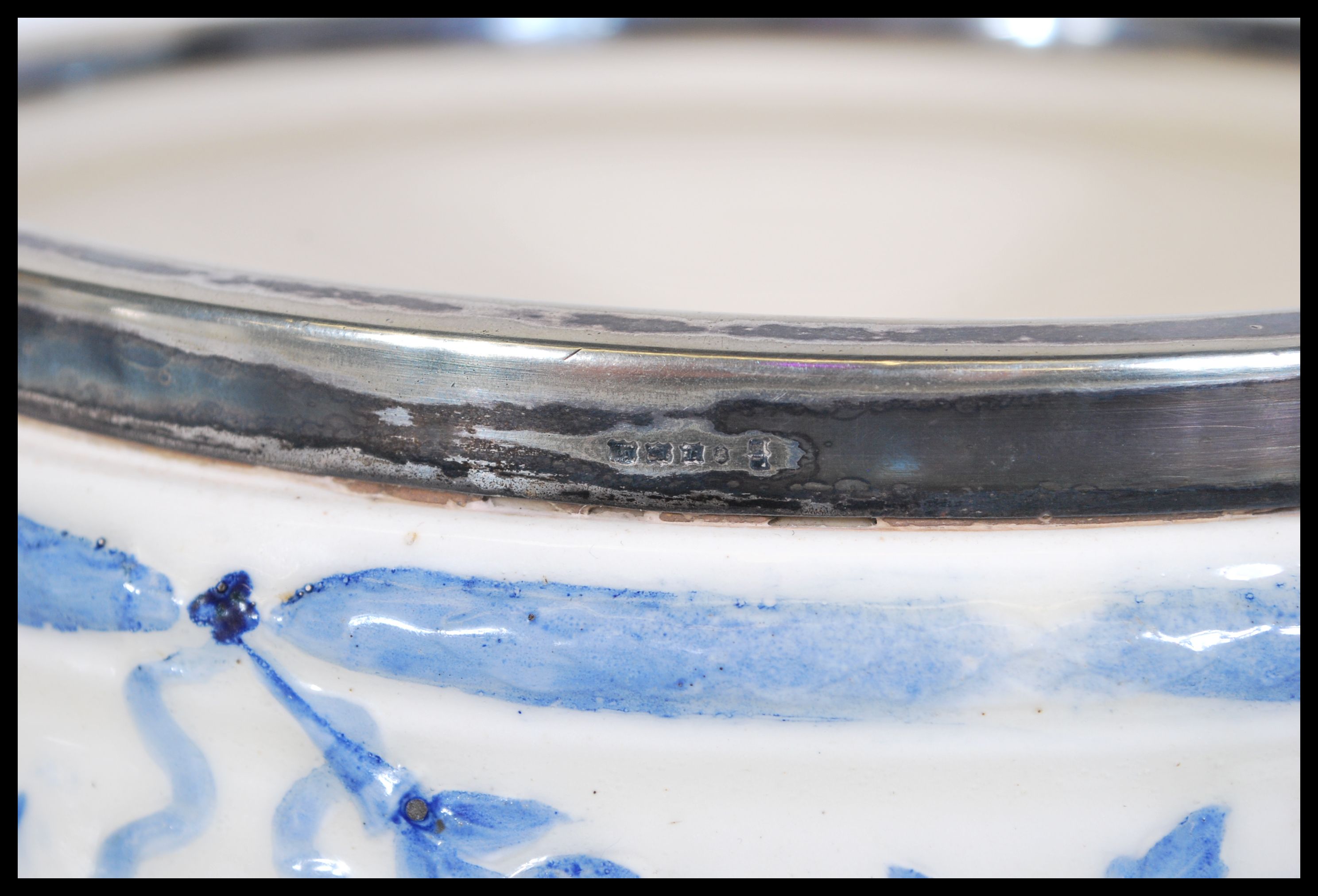 A 19th Century Victorian centre bowl with silver p - Image 5 of 5