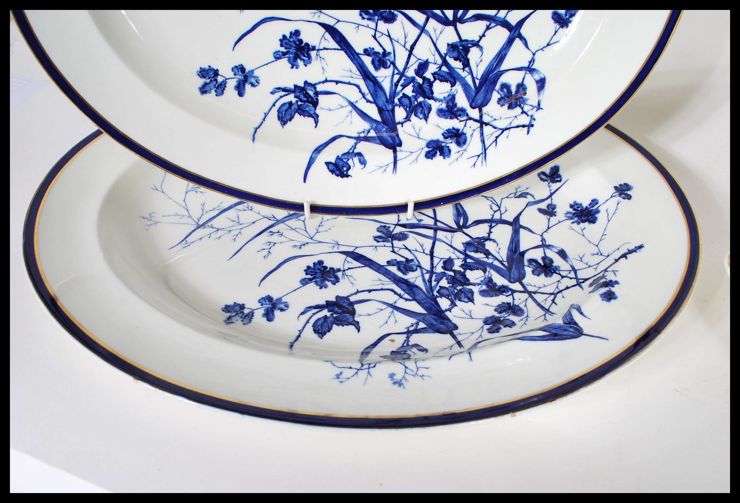 A 20th Century Stoke China tureen having twin handles with a scrolled leaf handle to the top with - Image 5 of 7