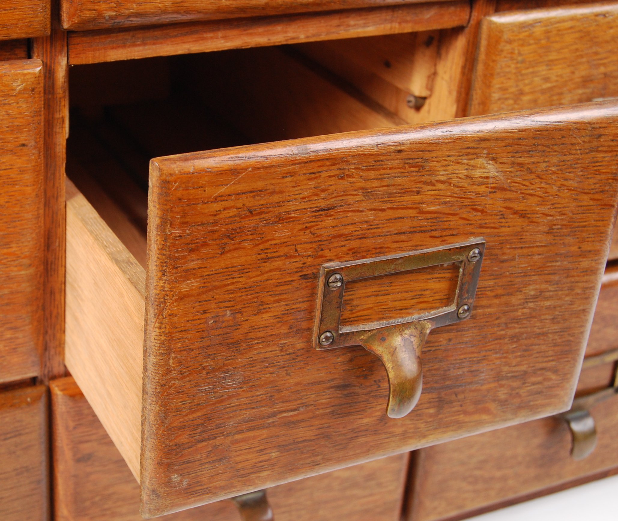 ANTIQUE VINTAGE COUNTER TOP OAK CASED INDEX FILING CABINET - Image 3 of 6