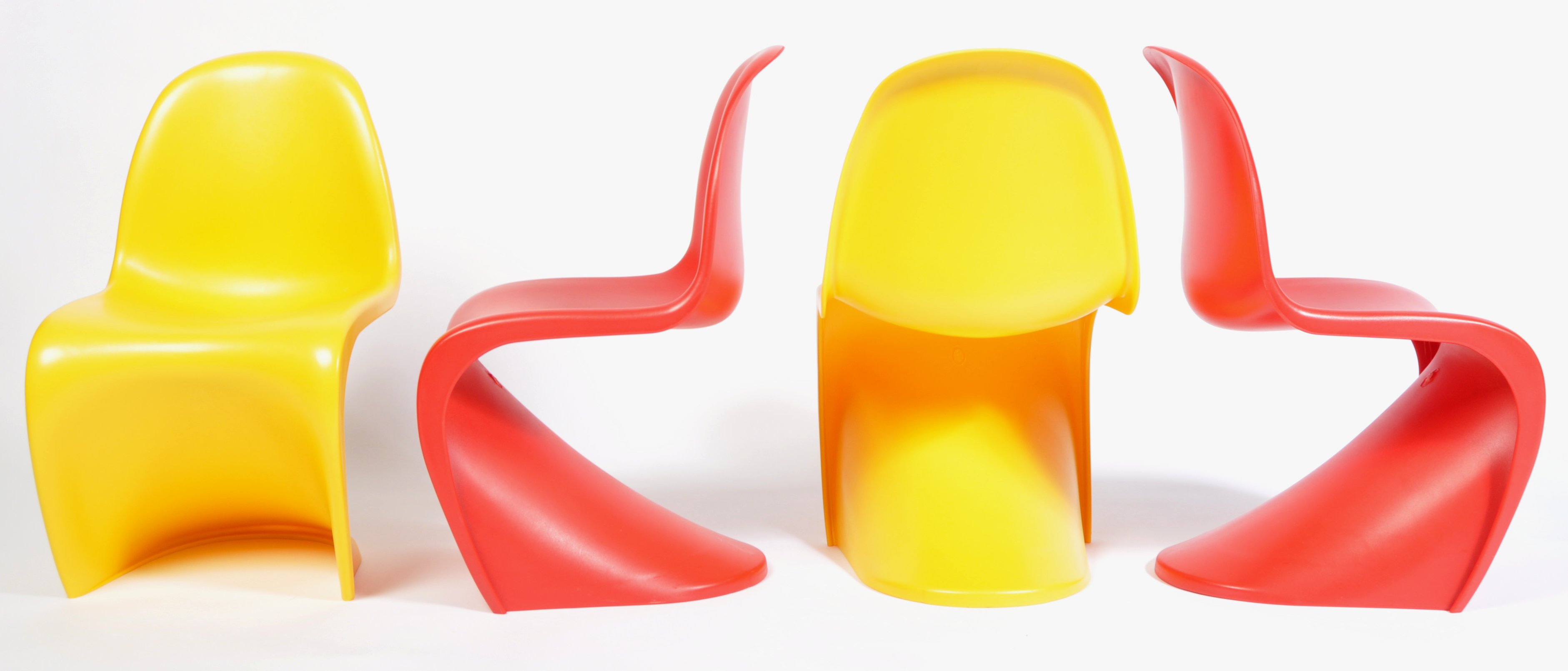 AFTER VERNER PANTON A CONTEMPORARY SET OF KIDS ' S ' CHAIRS - Image 3 of 4