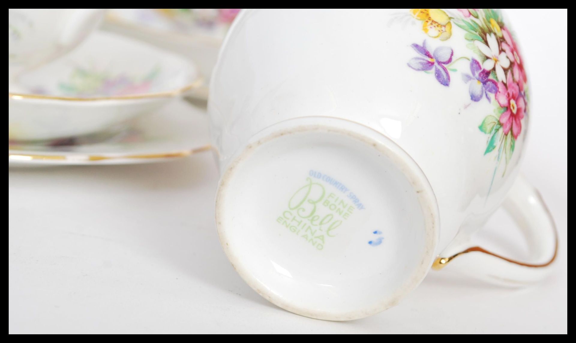 A collection of 20th Century tea sets to include, Bell fine bone china set consisting of six cups, - Bild 4 aus 7