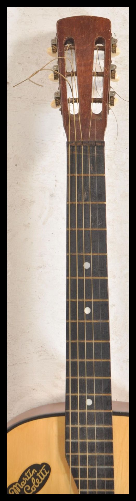 A vintage retro 20th Century Spanish acoustic six string guitar by Martin Callerti having a shaped - Bild 3 aus 4