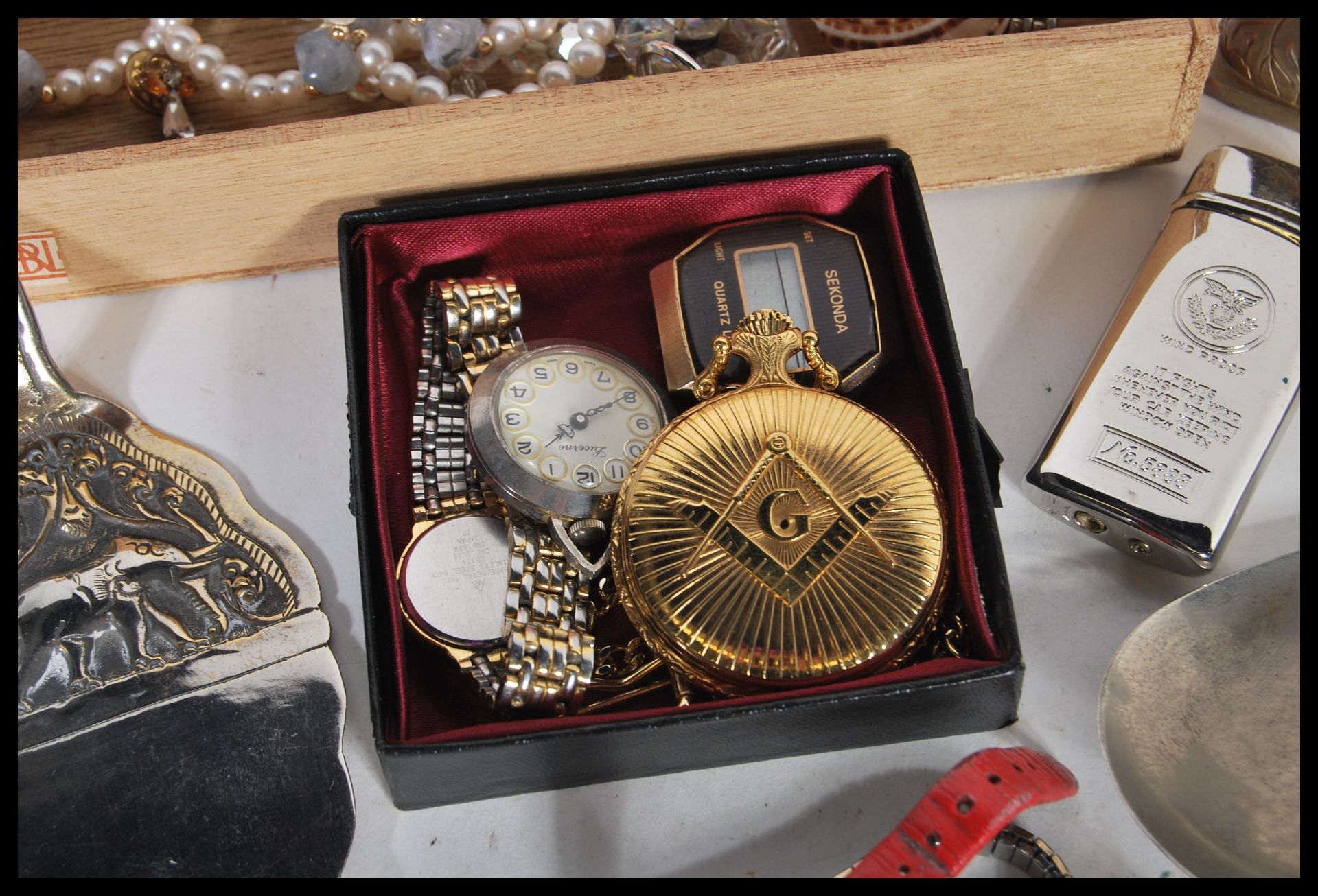 A collection of vintage watches pocket watches and jewellery to include Sekonda, Ingersoll, Montine, - Bild 3 aus 7