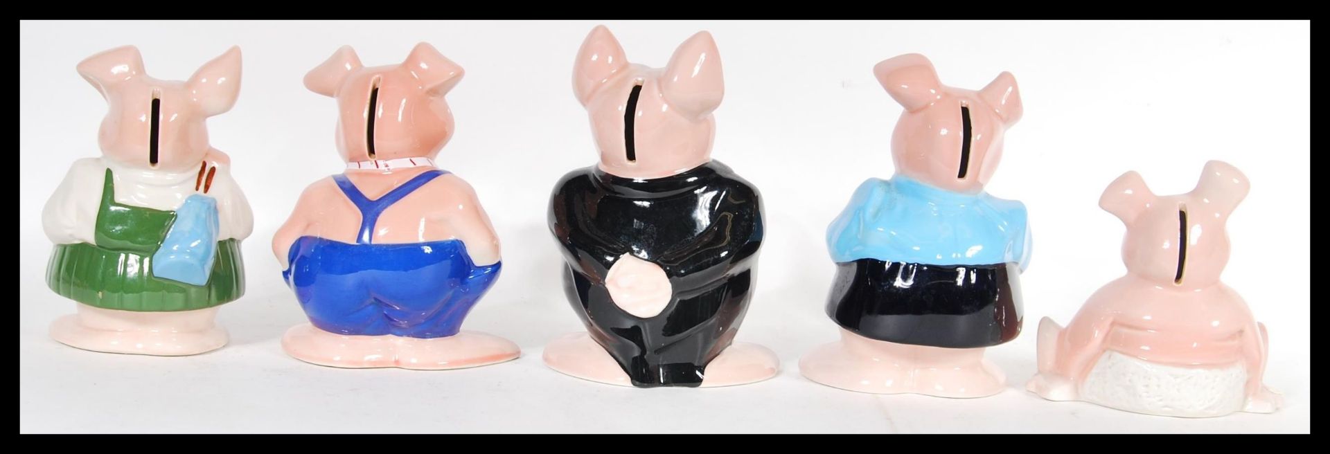 A group of five retro 20th Century Wade Natwest piggy banks with there original Natwest stoppers. - Bild 2 aus 3