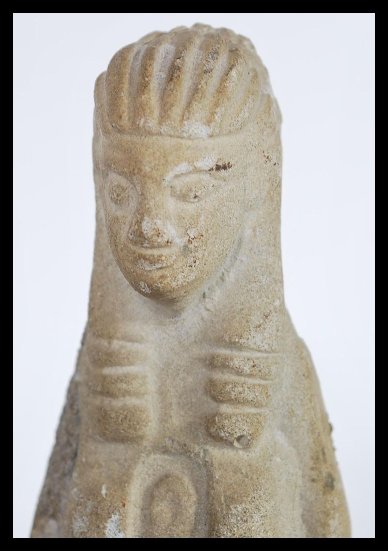 An early 20th Century Grand Tour stone ushabti, the standing figure with chased hieroglyphics - Bild 2 aus 9