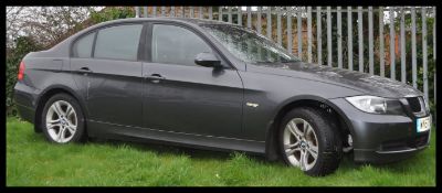 A 3 series 318i BMW five door saloon car. WN57 YGH, full leather interior, walnut dash, heated