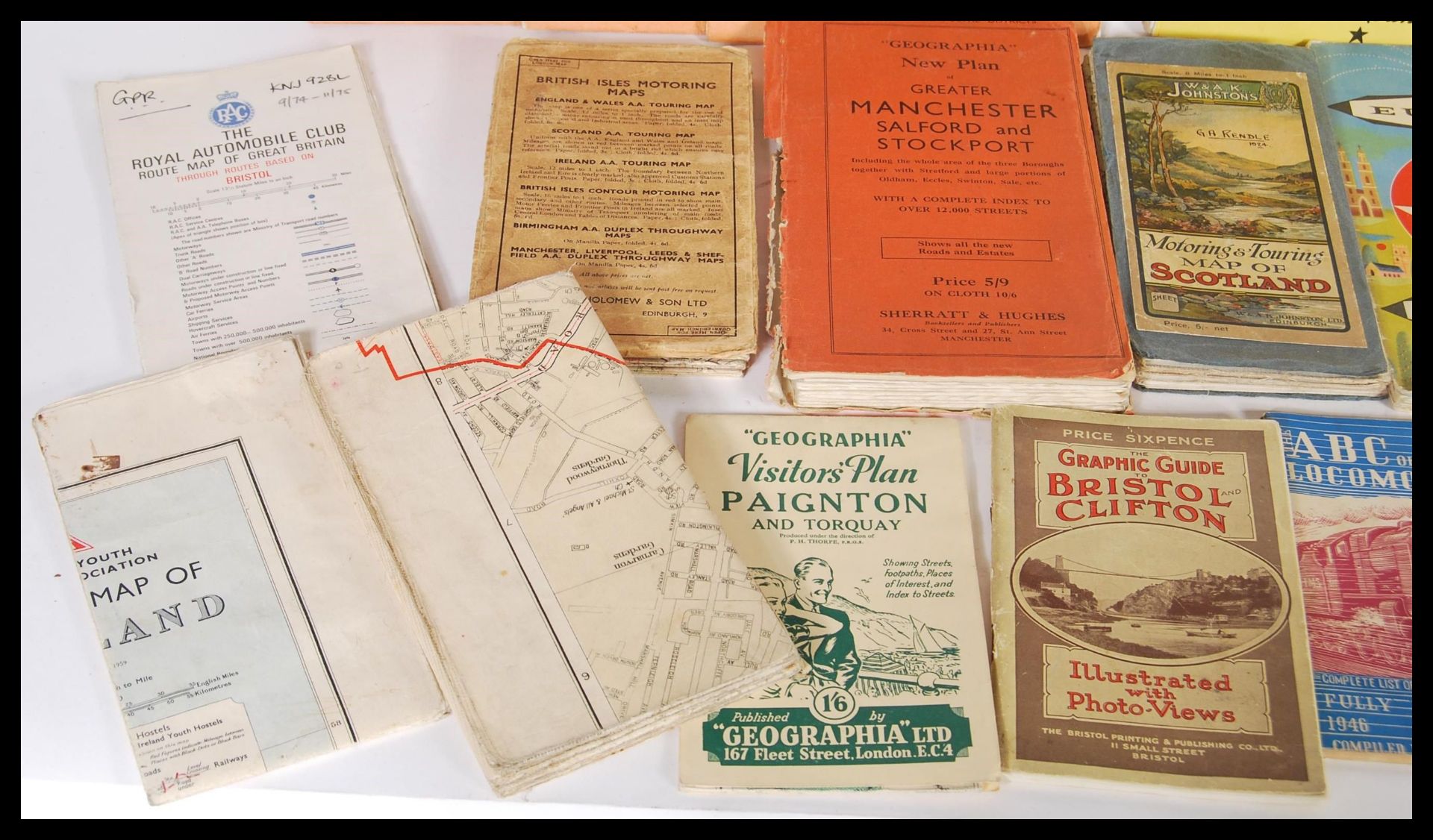 A collection of vintage 20th Century travel related maps.Many of the maps canvas backed, to - Bild 3 aus 5