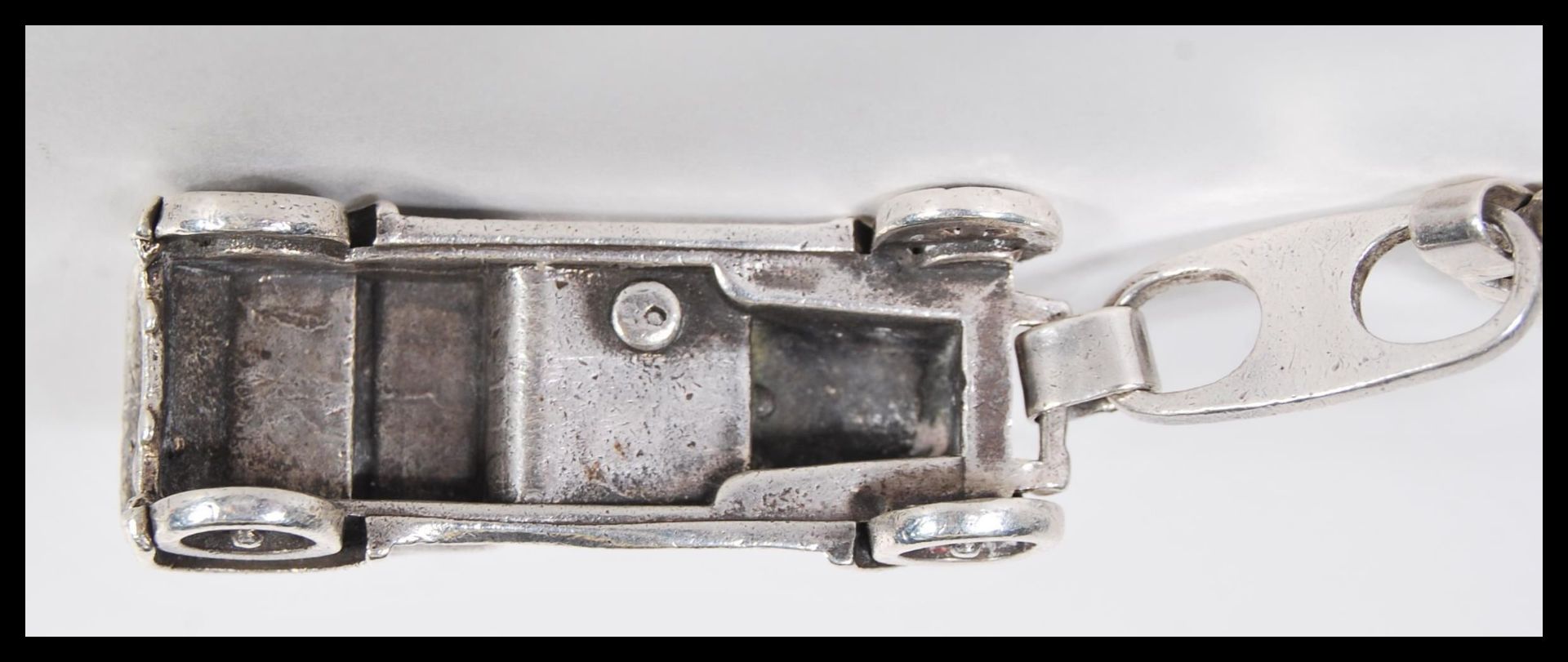 A sterling silver 925 clip pendant in the form of an early 20th Century classic old timer car. - Bild 5 aus 6