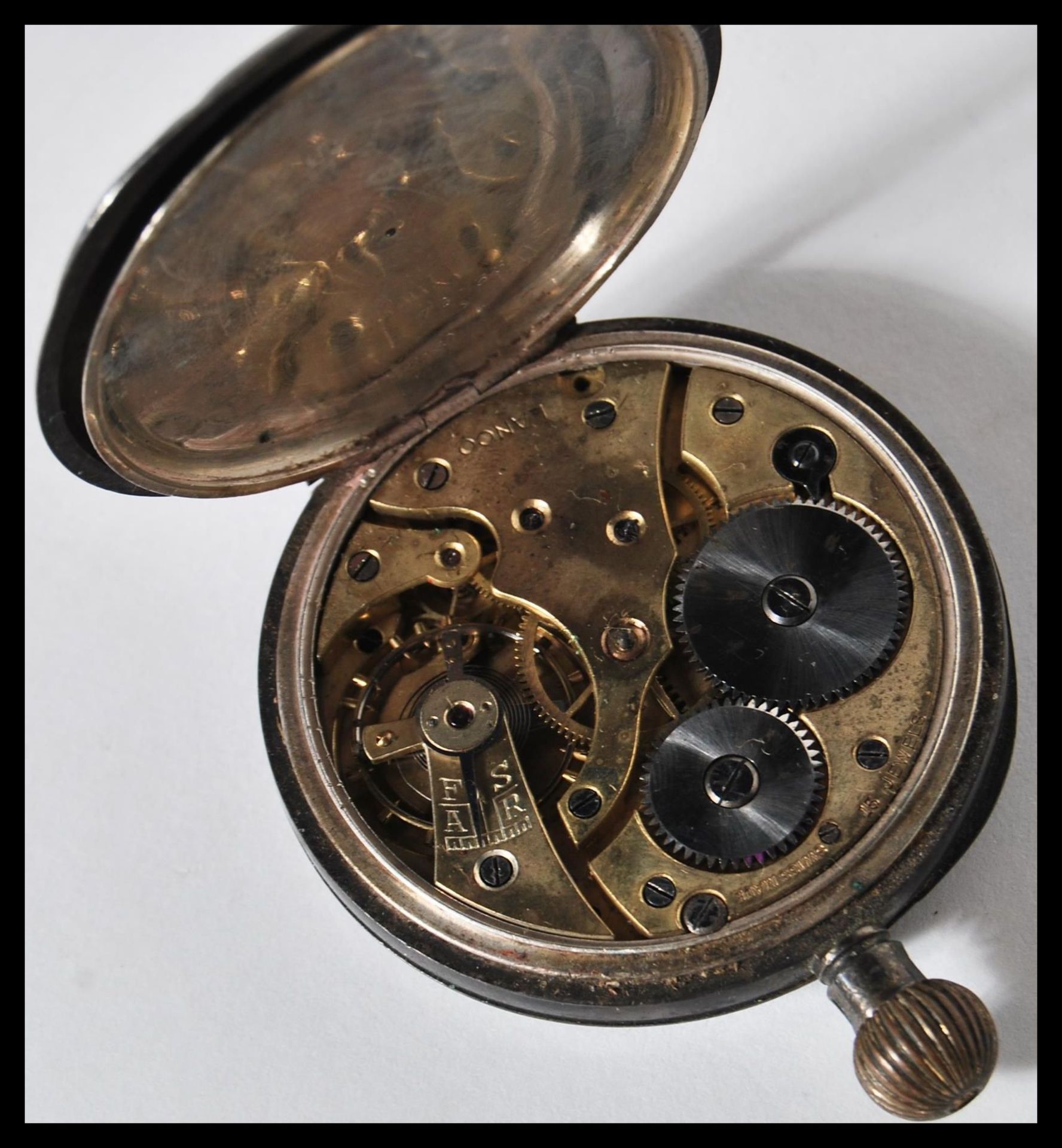 A collection of three vintage 20th Century silver open face pocket watches having white enamelled - Bild 5 aus 7