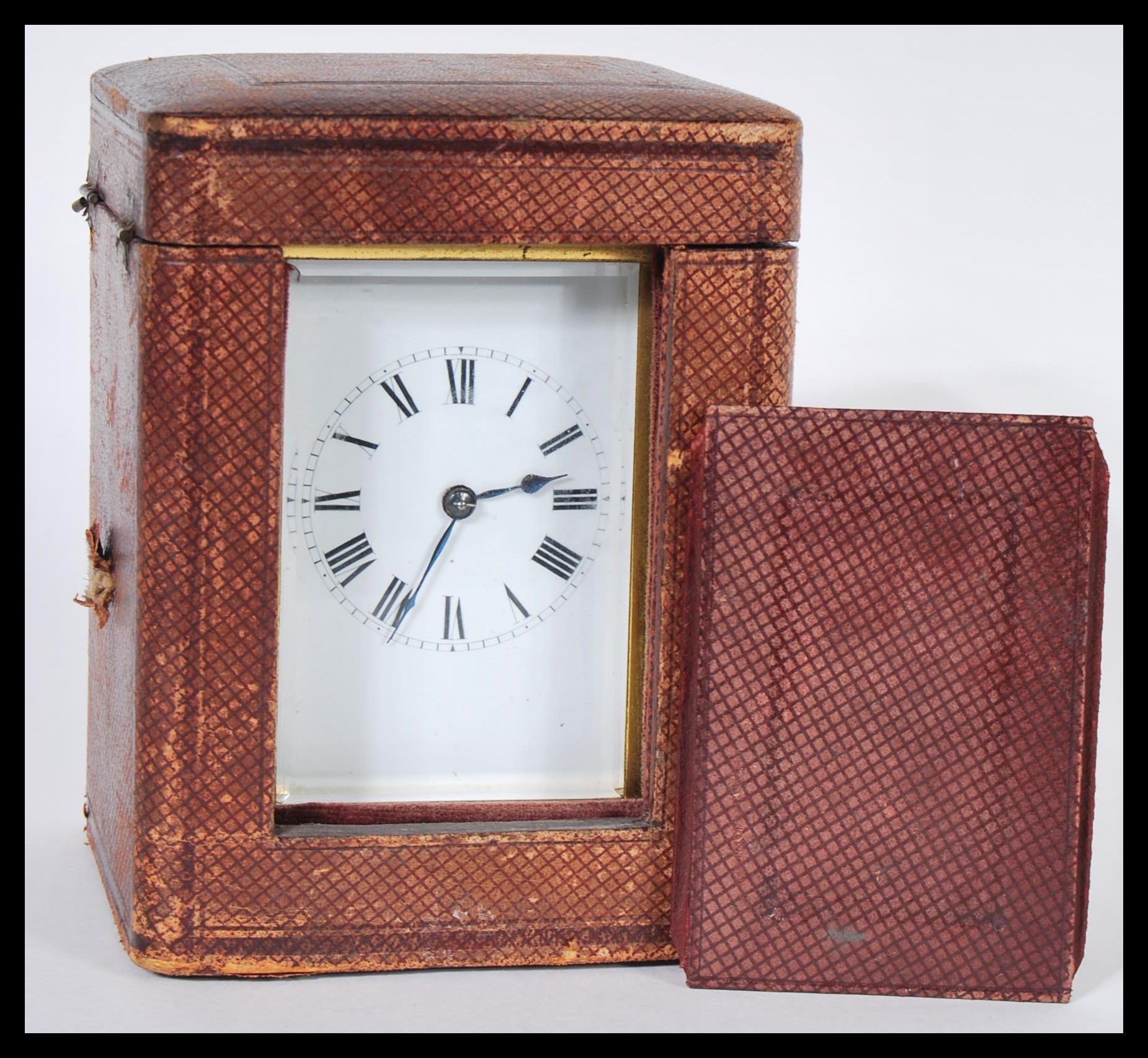 A 19th Century Victorian French gilt brass carriage clock having a white enamel face with Roman - Image 5 of 5