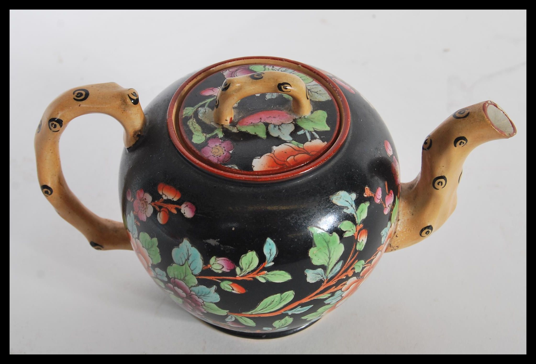 A 19th Century Victorian Wedgwood Etruria black basalt teapot having hand painted chinoiserie floral - Image 3 of 6