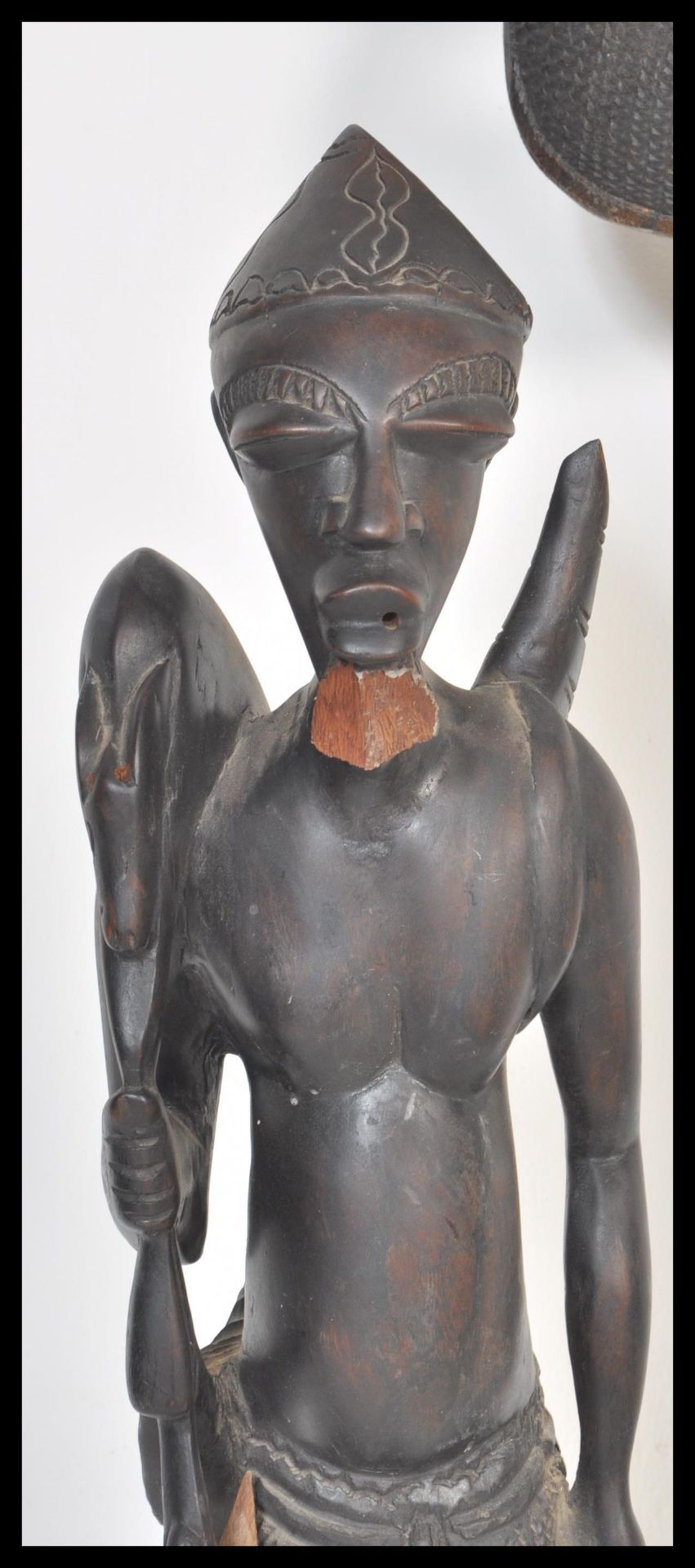 Two 20th Century African carved wooden artifacts to include a large ebony warrior fertility statue - Bild 4 aus 7