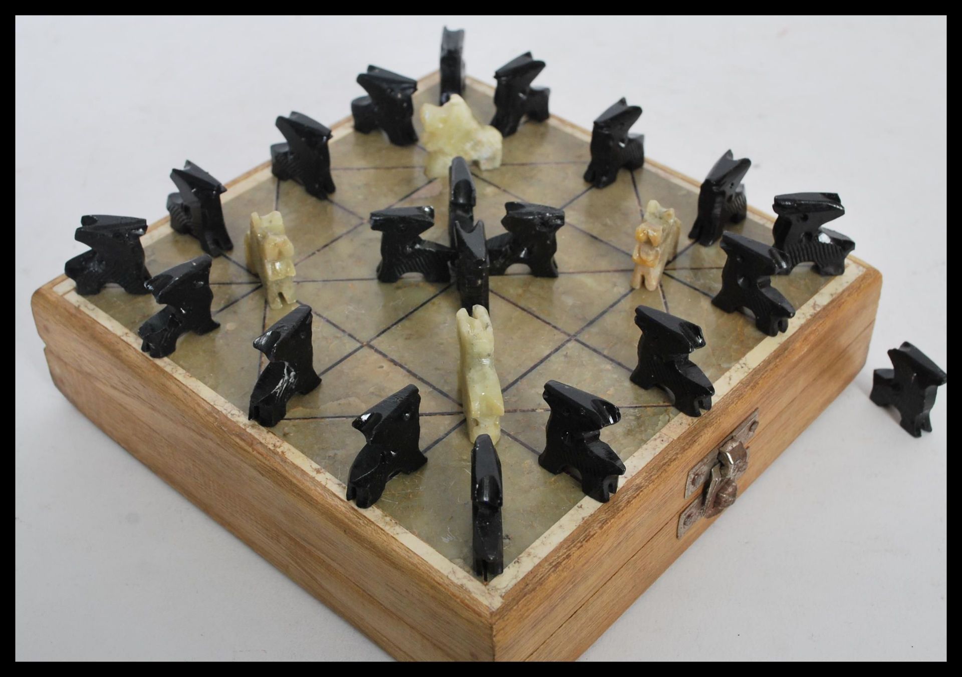 A vintage game of Bagh Chal or Tigers and Goats game complete in fitted box with stone inlay grid - Bild 2 aus 6